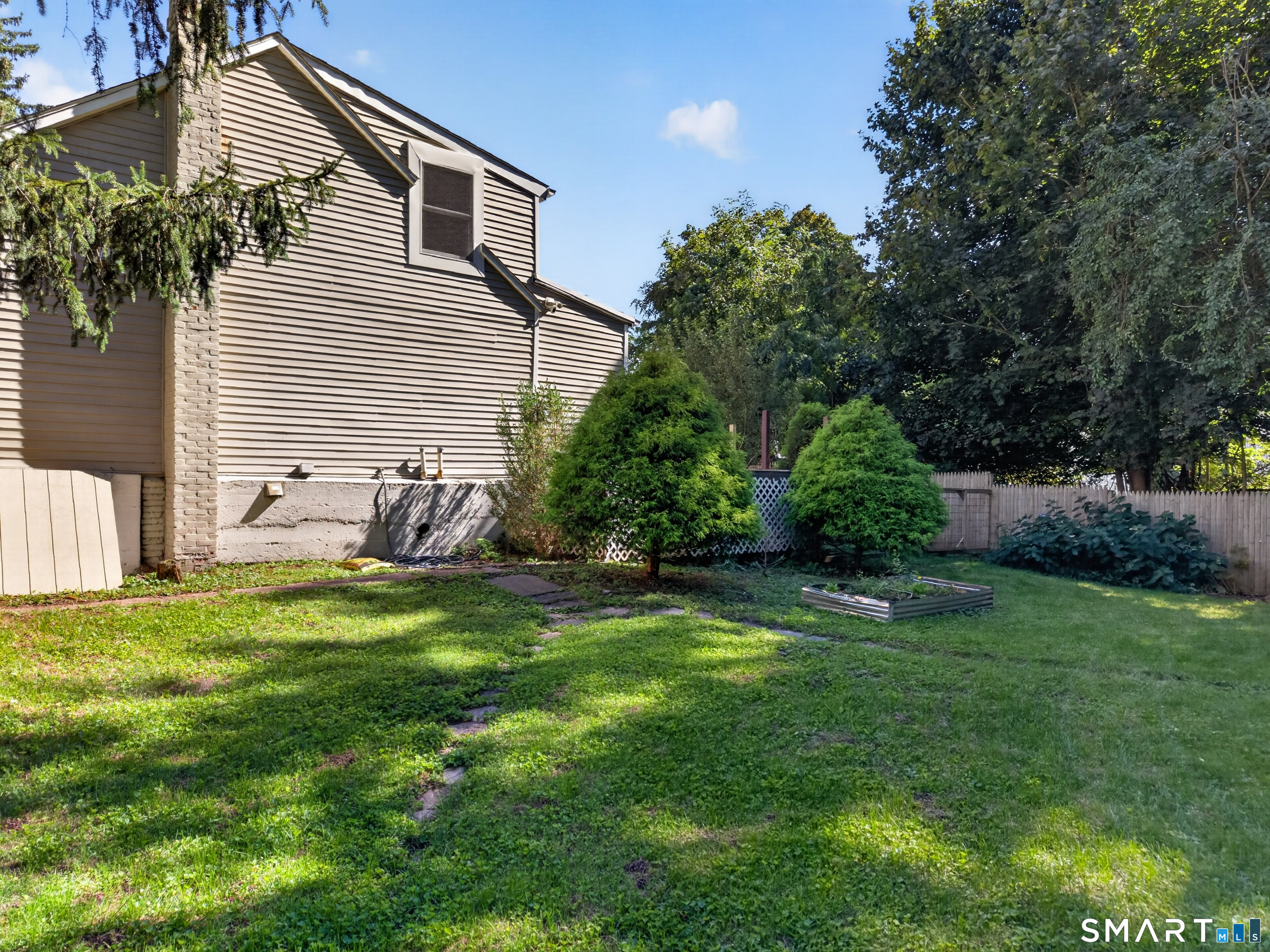 10 Glezen Street Property Photo 7