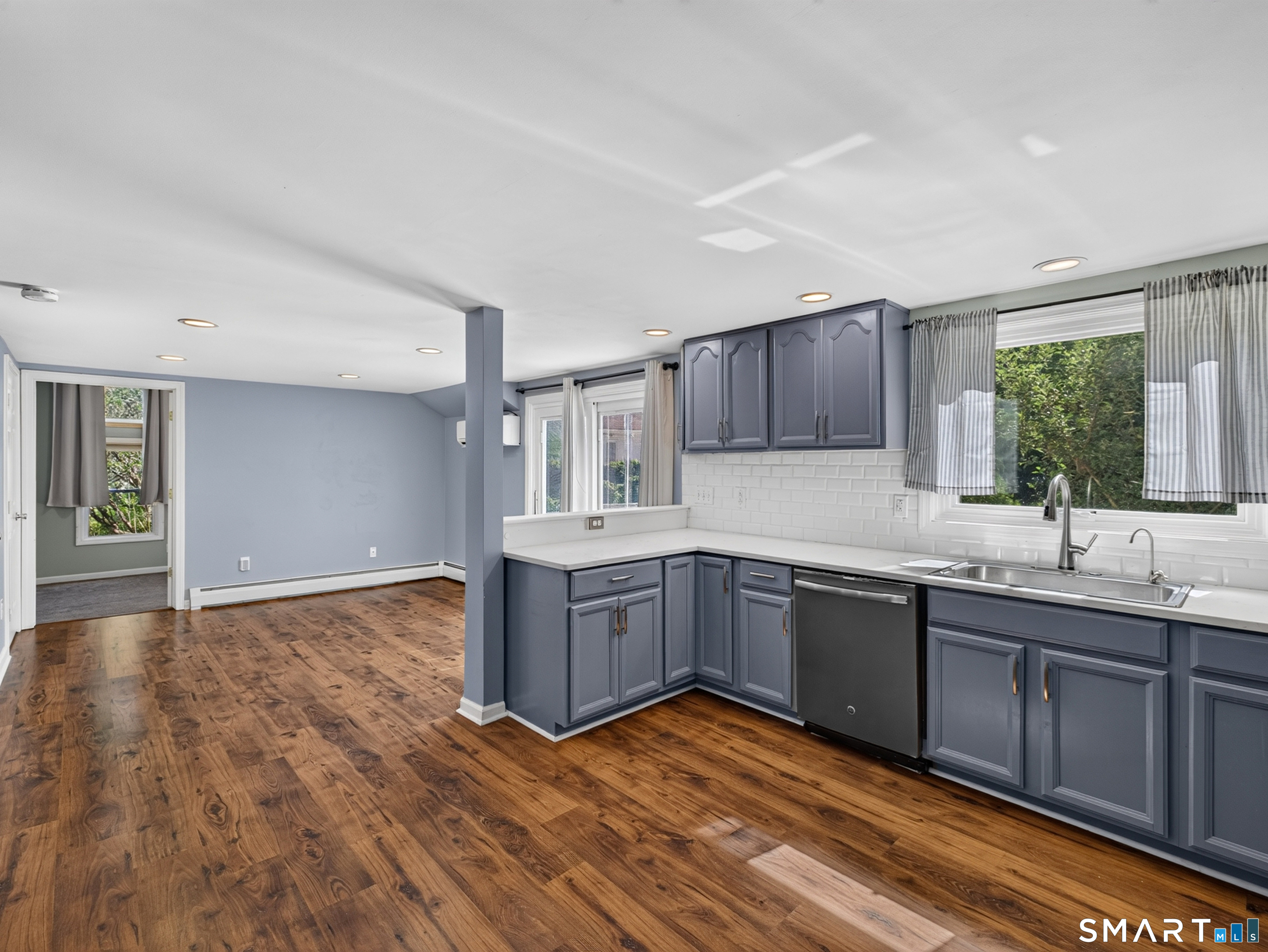 10 Glezen Street Property Photo 20