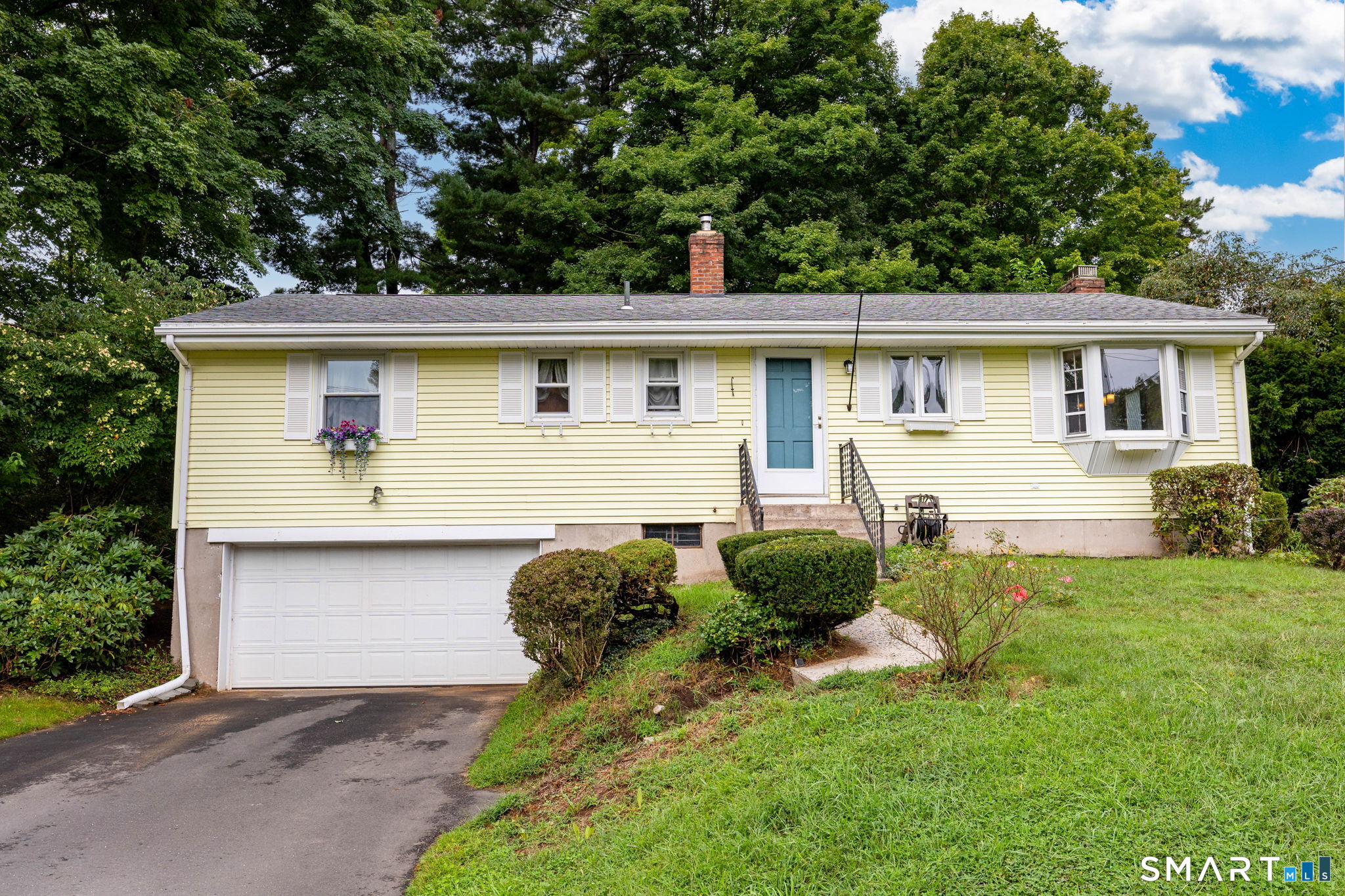 1419 Poquonock Avenue Property Photo 1