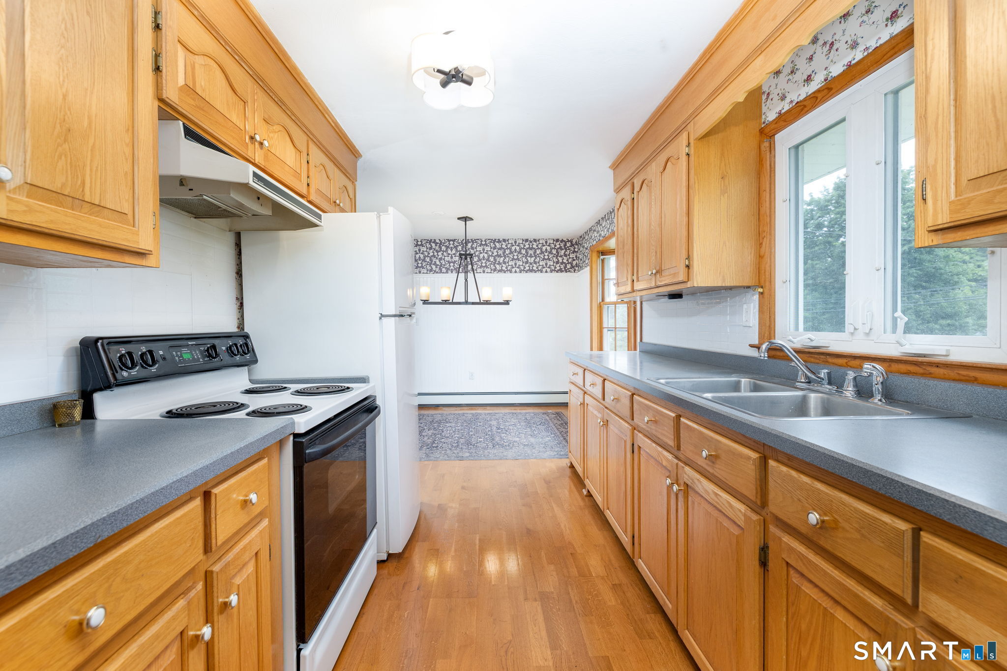 1419 Poquonock Avenue Property Photo 3