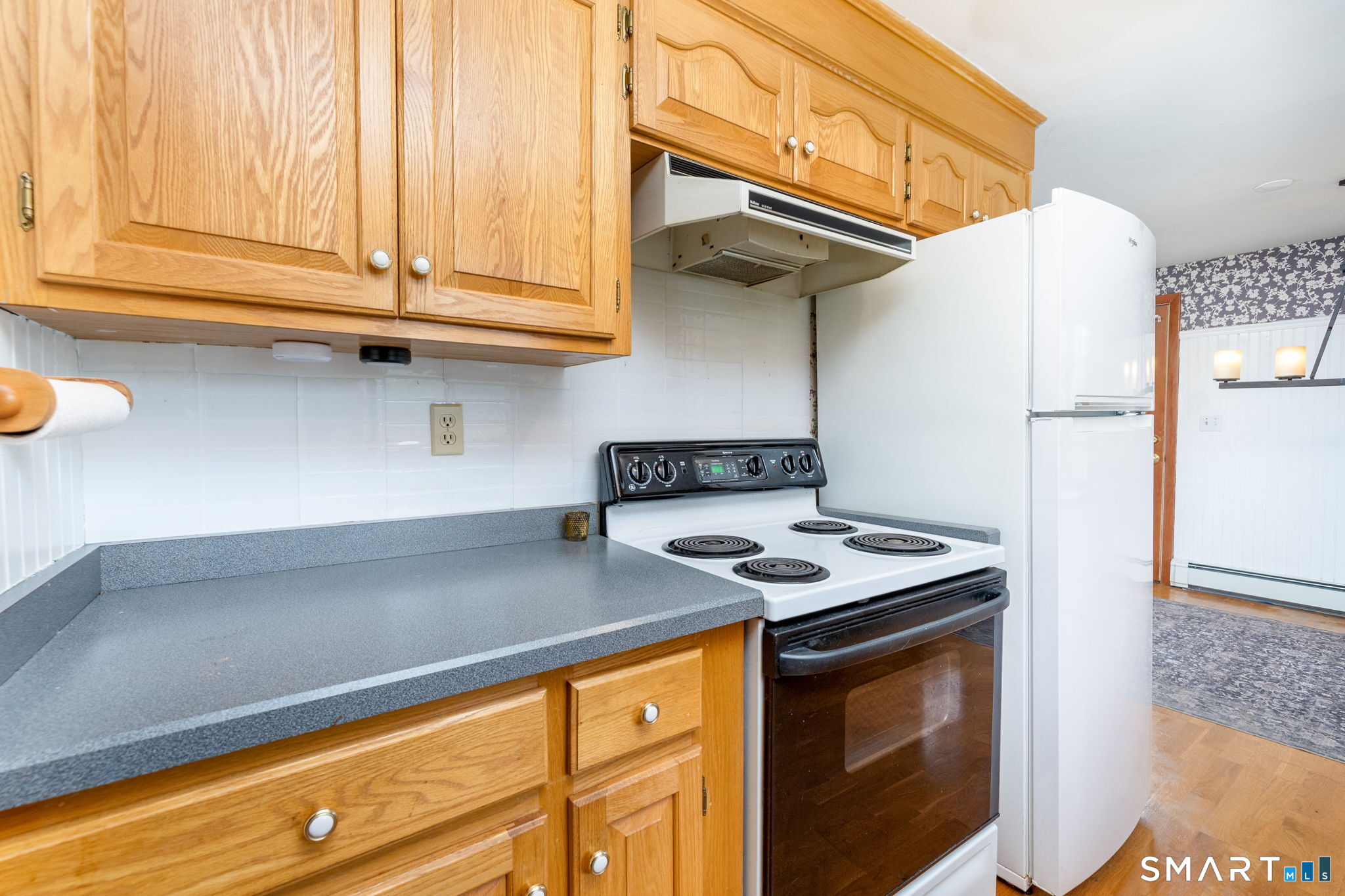 1419 Poquonock Avenue Property Photo 4