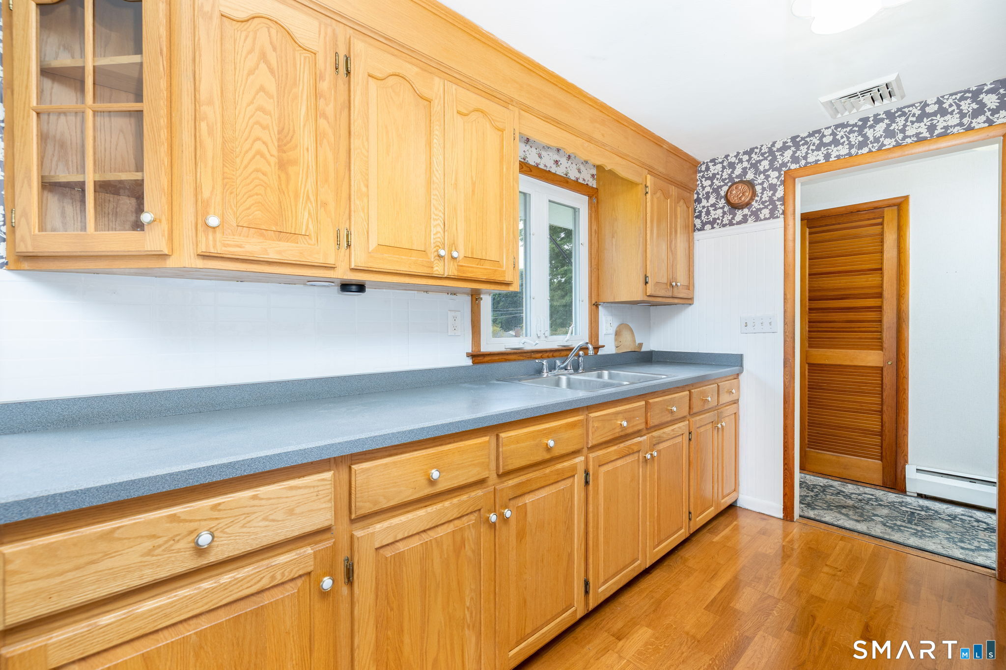 1419 Poquonock Avenue Property Photo 5