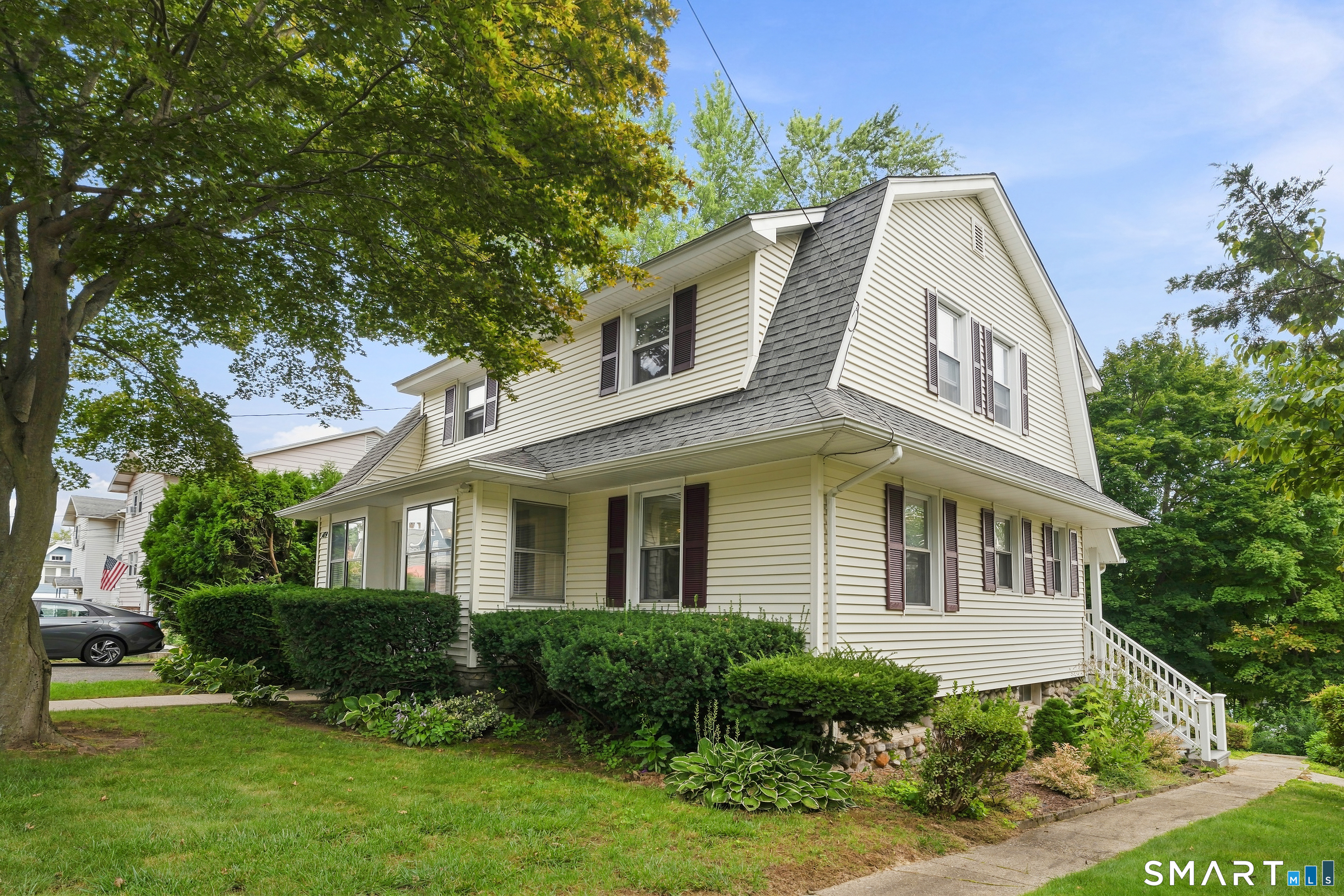 184 Ward Street Property Photo 2