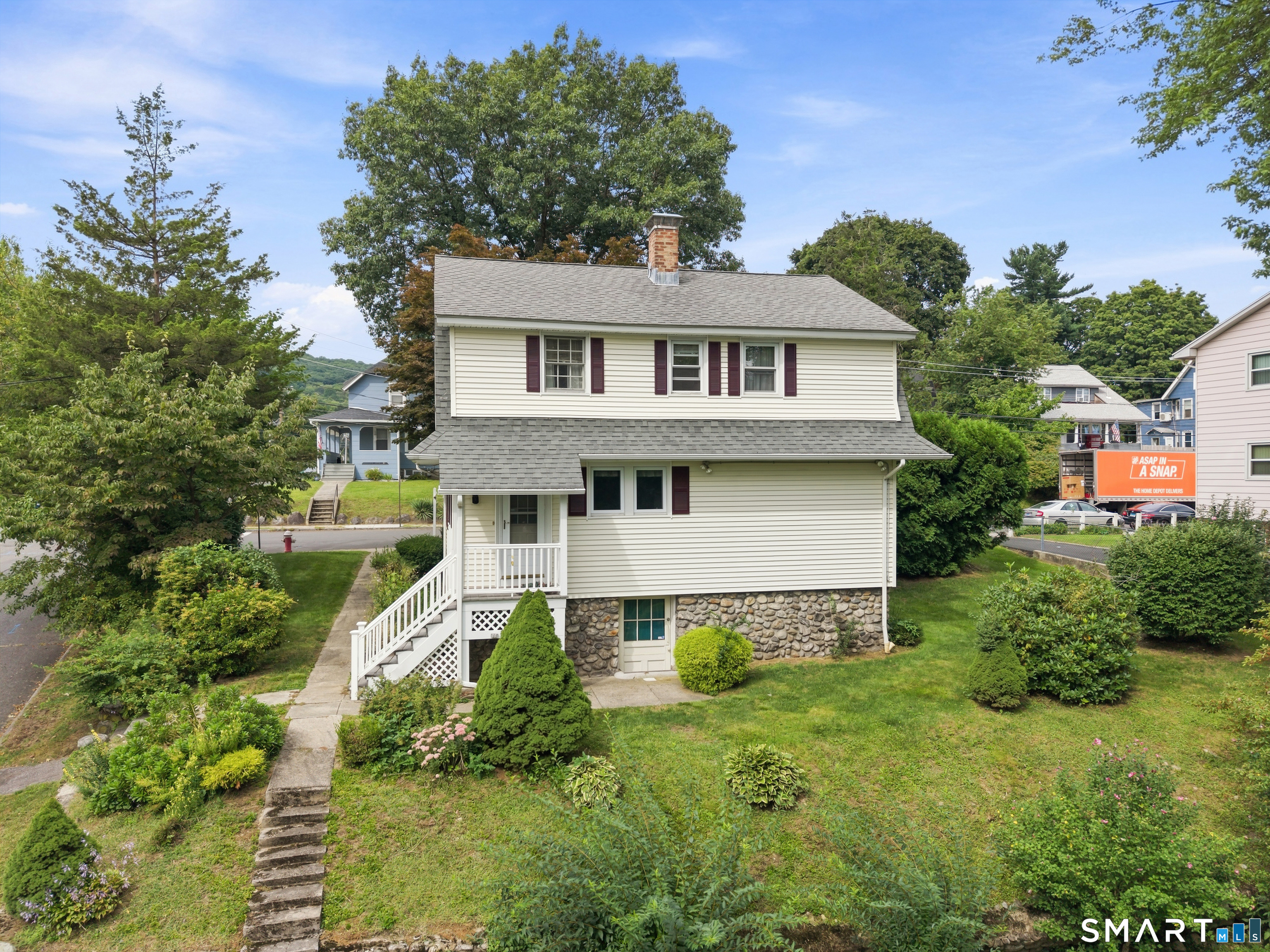 184 Ward Street Property Photo 4