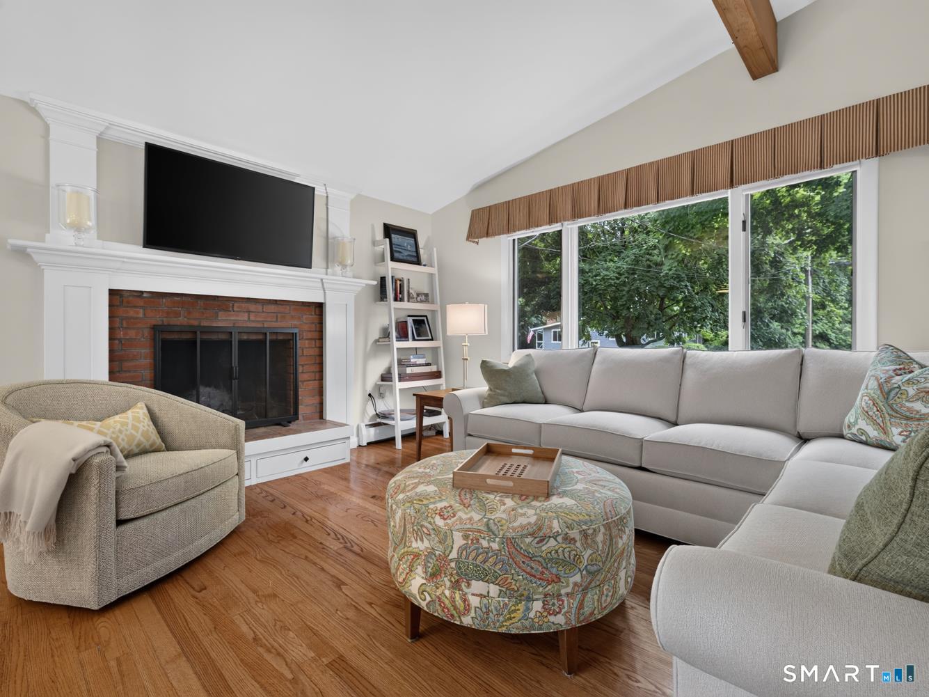 5 Tudor East Court Property Photo 6