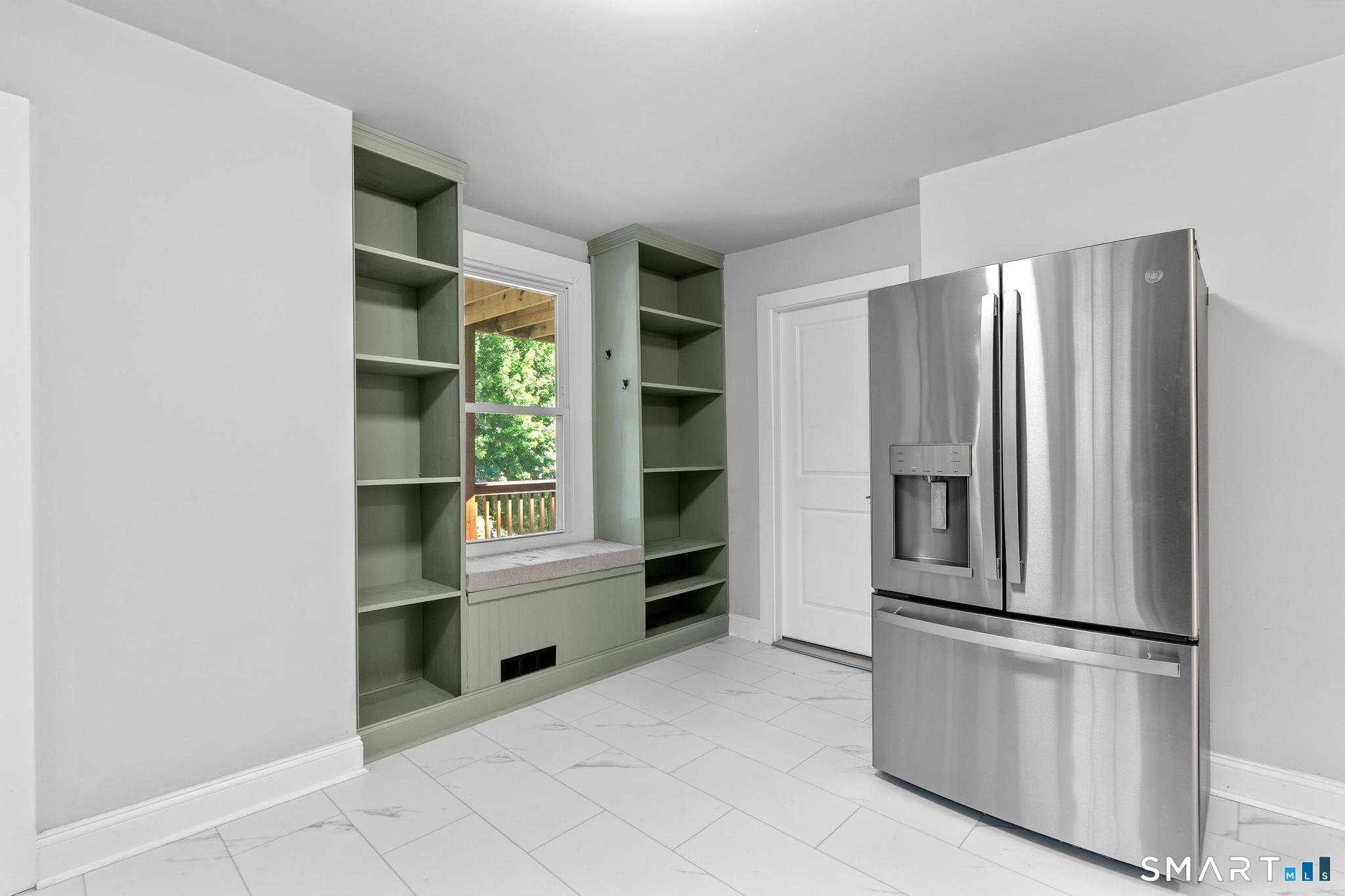 324 Washington Apt. 1 Street Property Photo 3