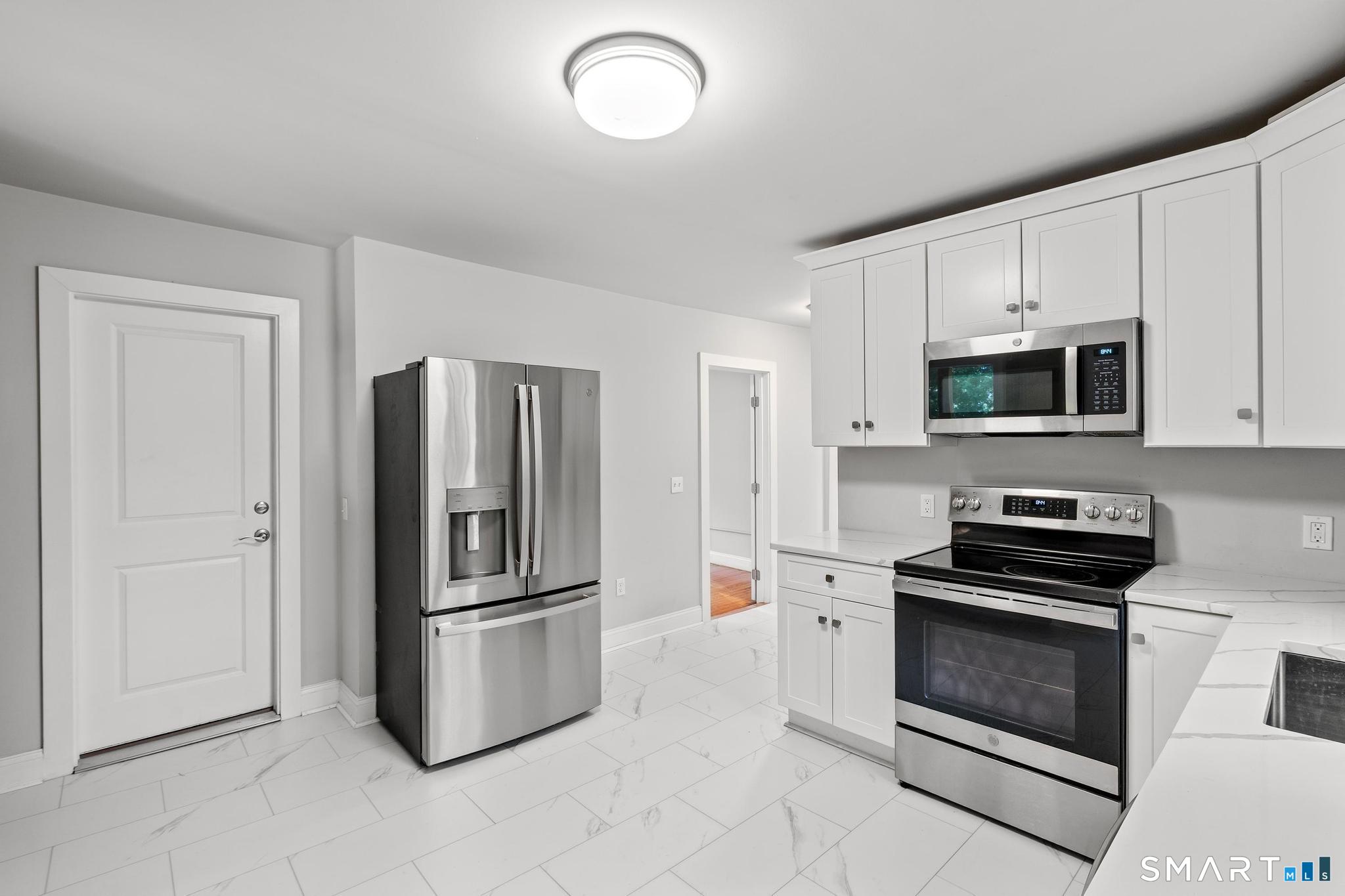 324 Washington Apt. 1 Street Property Photo 4