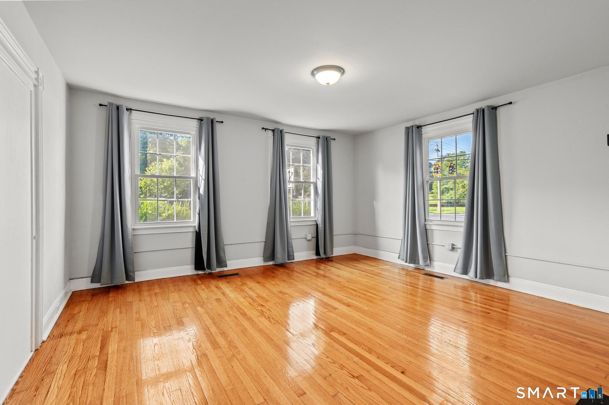 324 Washington Apt. 1 Street Property Photo 5