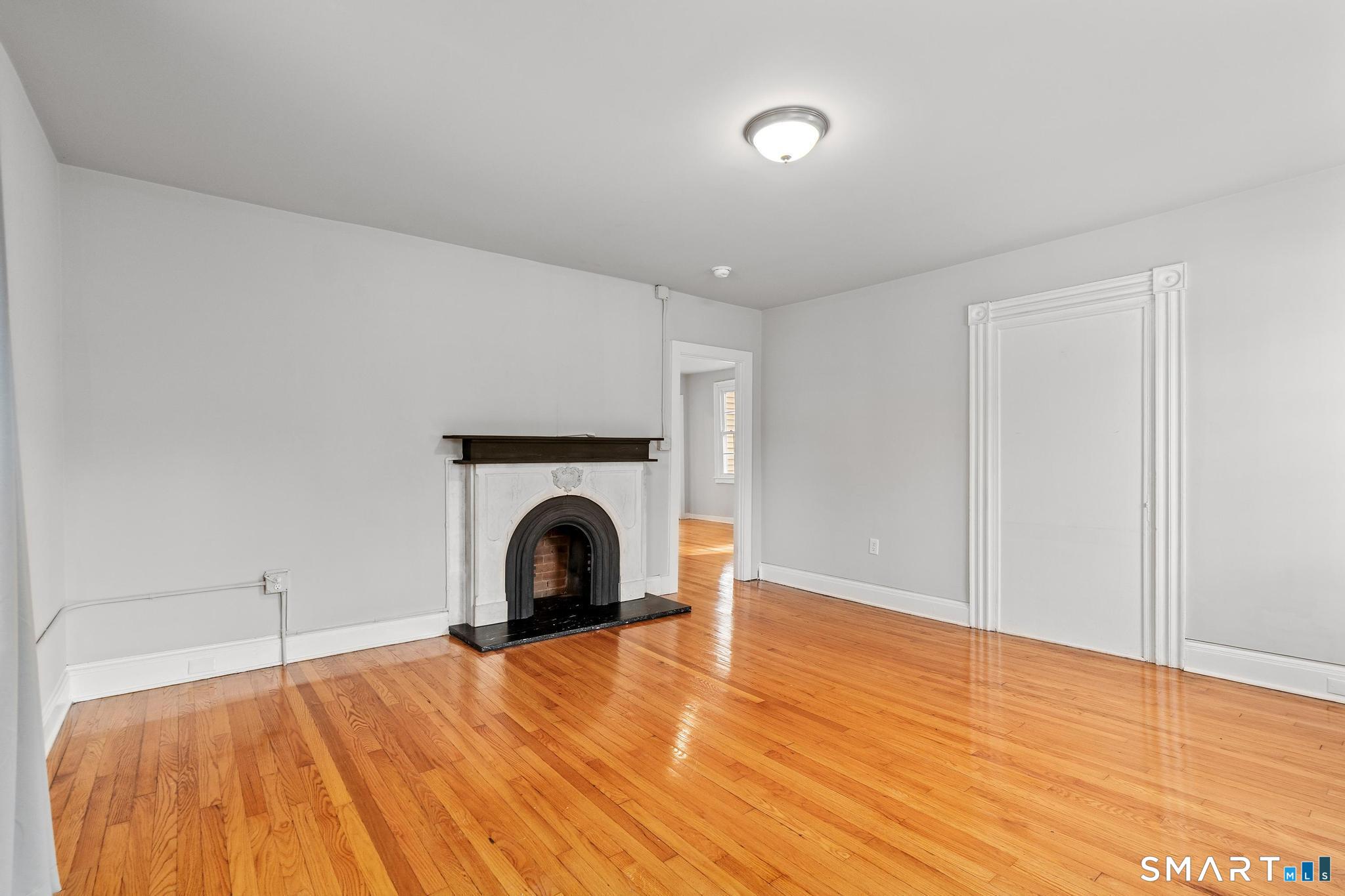 324 Washington Apt. 1 Street Property Photo 6