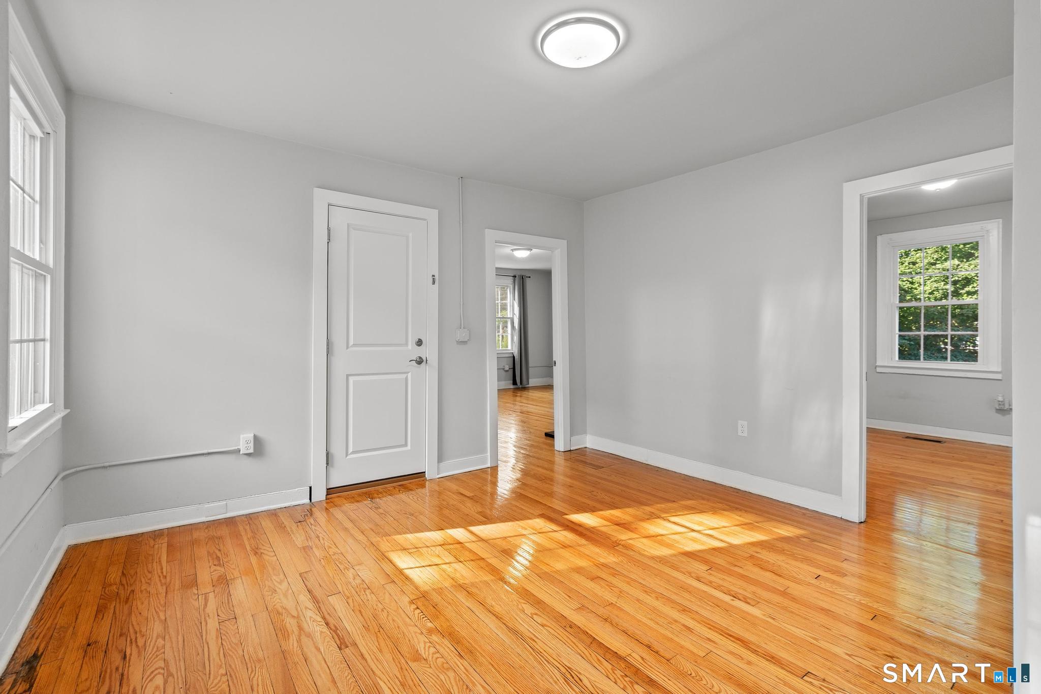 324 Washington Apt. 1 Street Property Photo 8