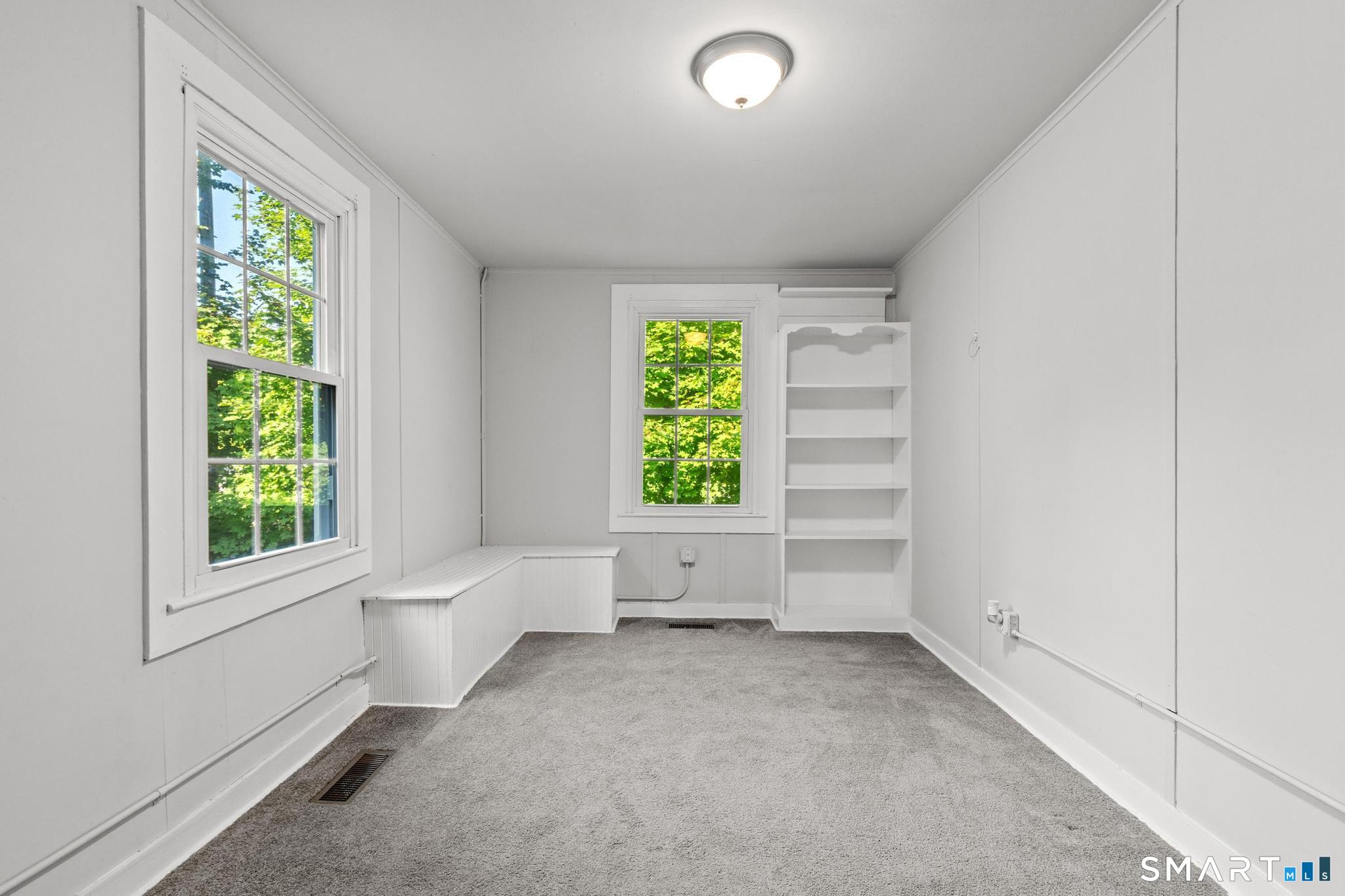 324 Washington Apt. 1 Street Property Photo 9