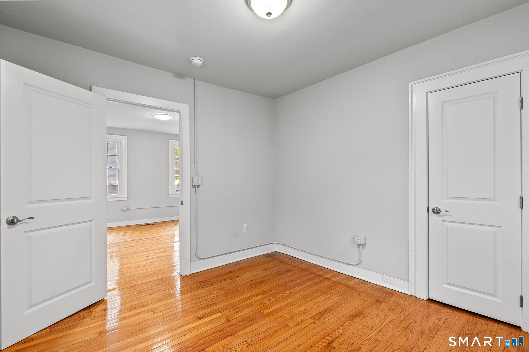 324 Washington Apt. 1 Street Property Photo 17