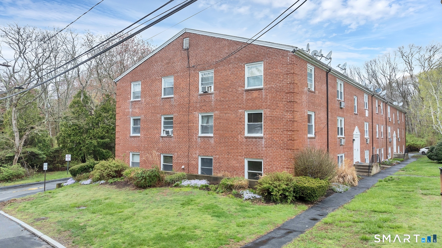 111 Niles Hill E Road Property Photo 3