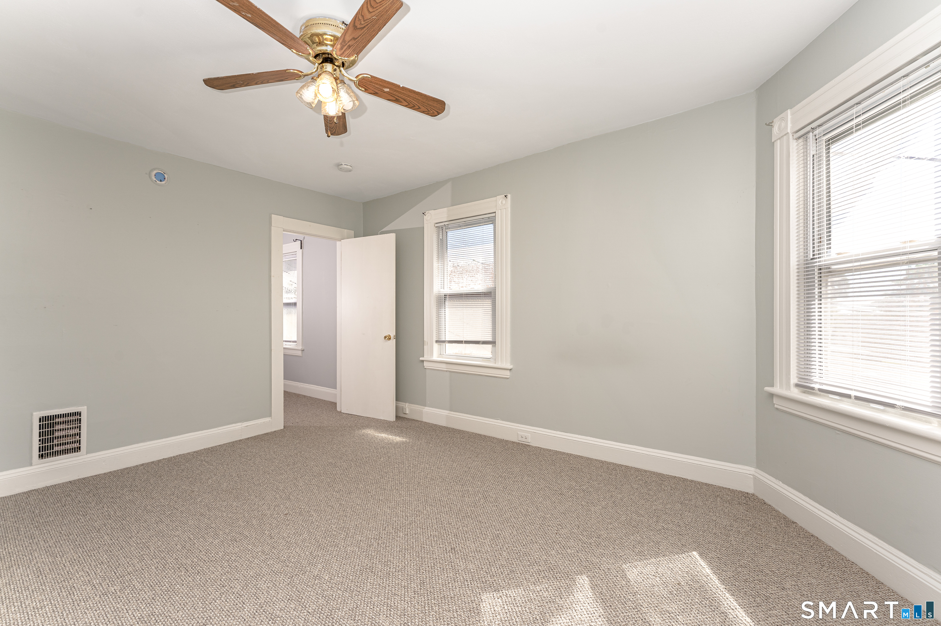 176 Thompson Street Property Photo 18