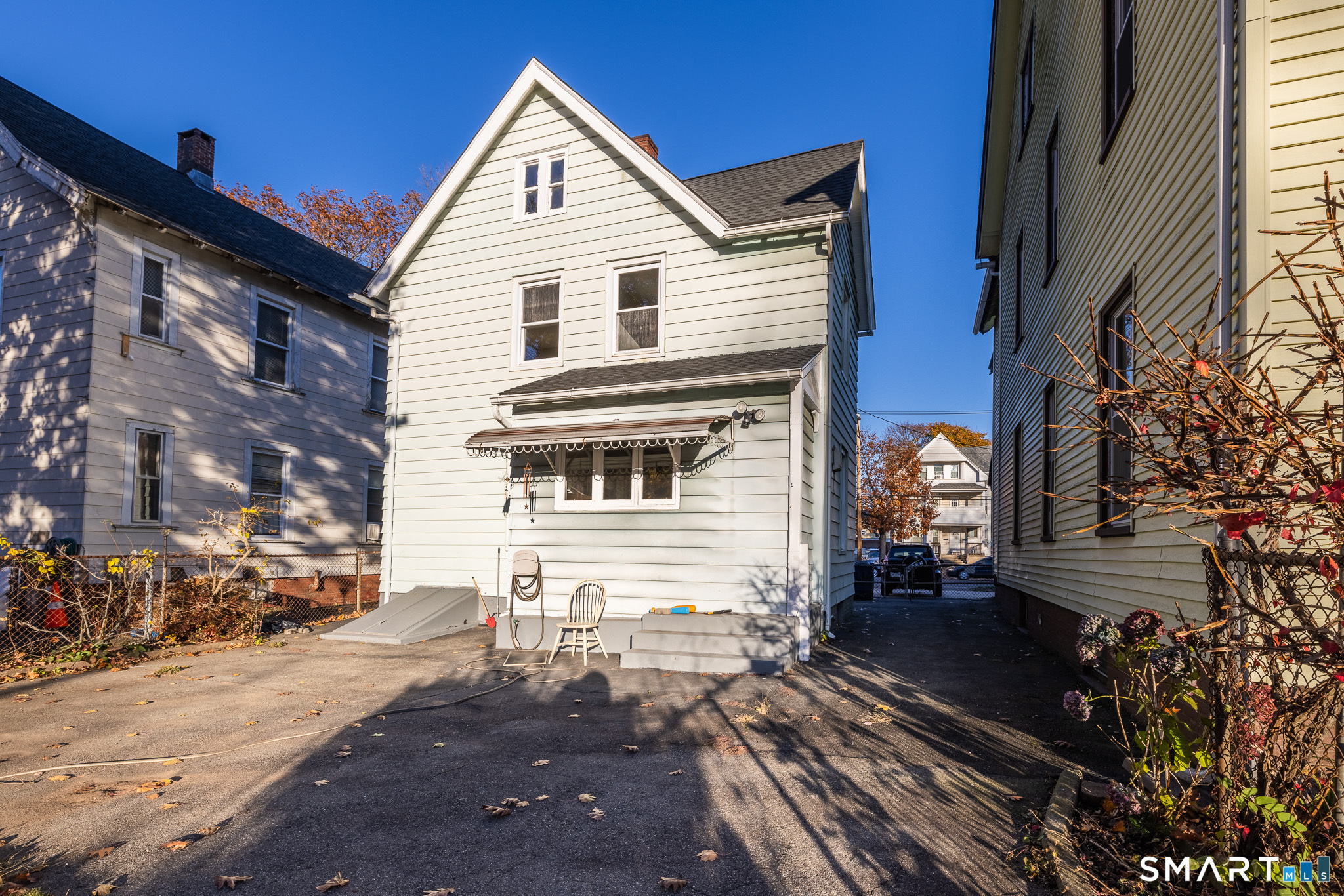 216 Howard Avenue Property Photo 2