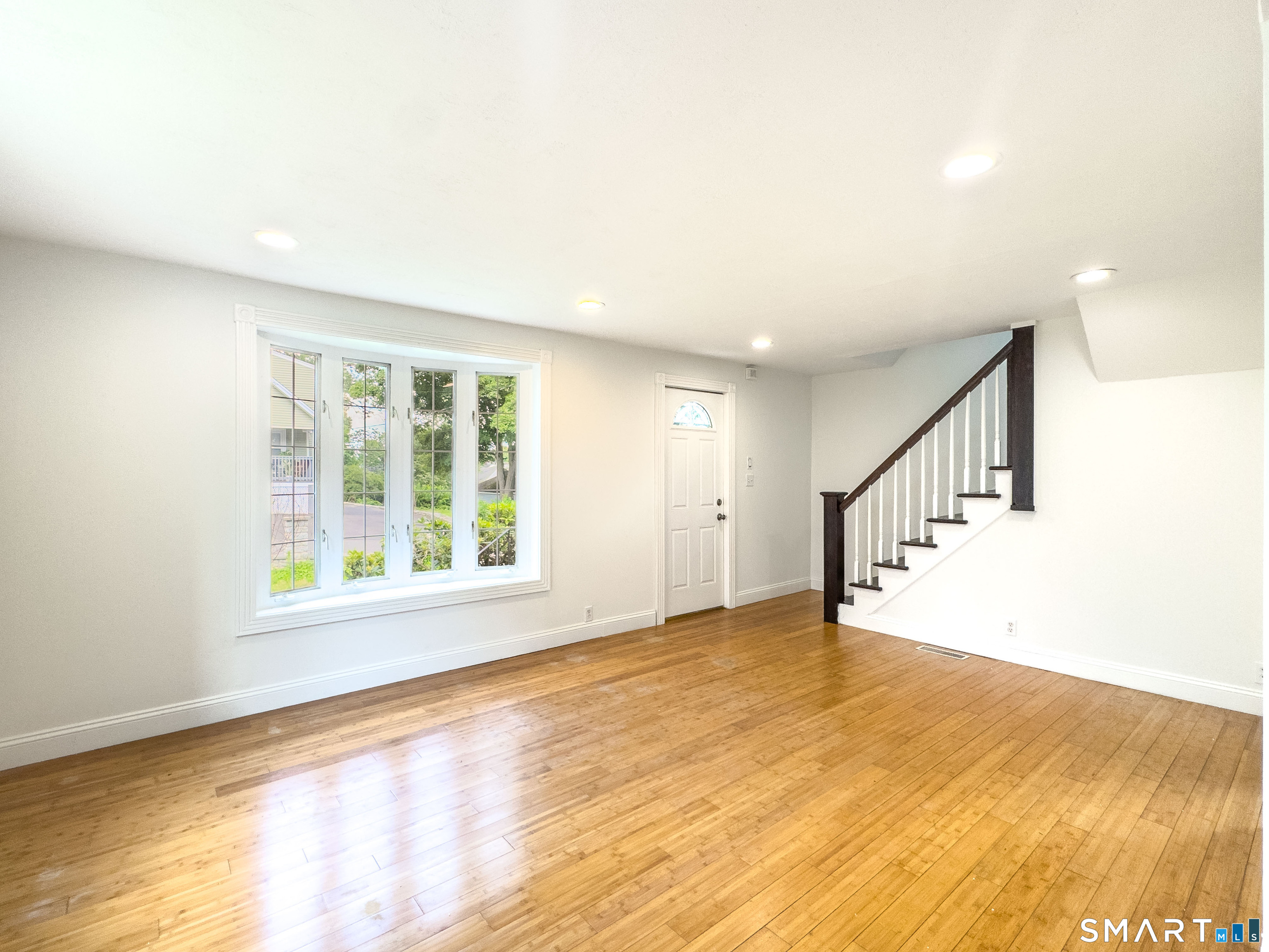 44 Quinsigamond Avenue Property Photo 3