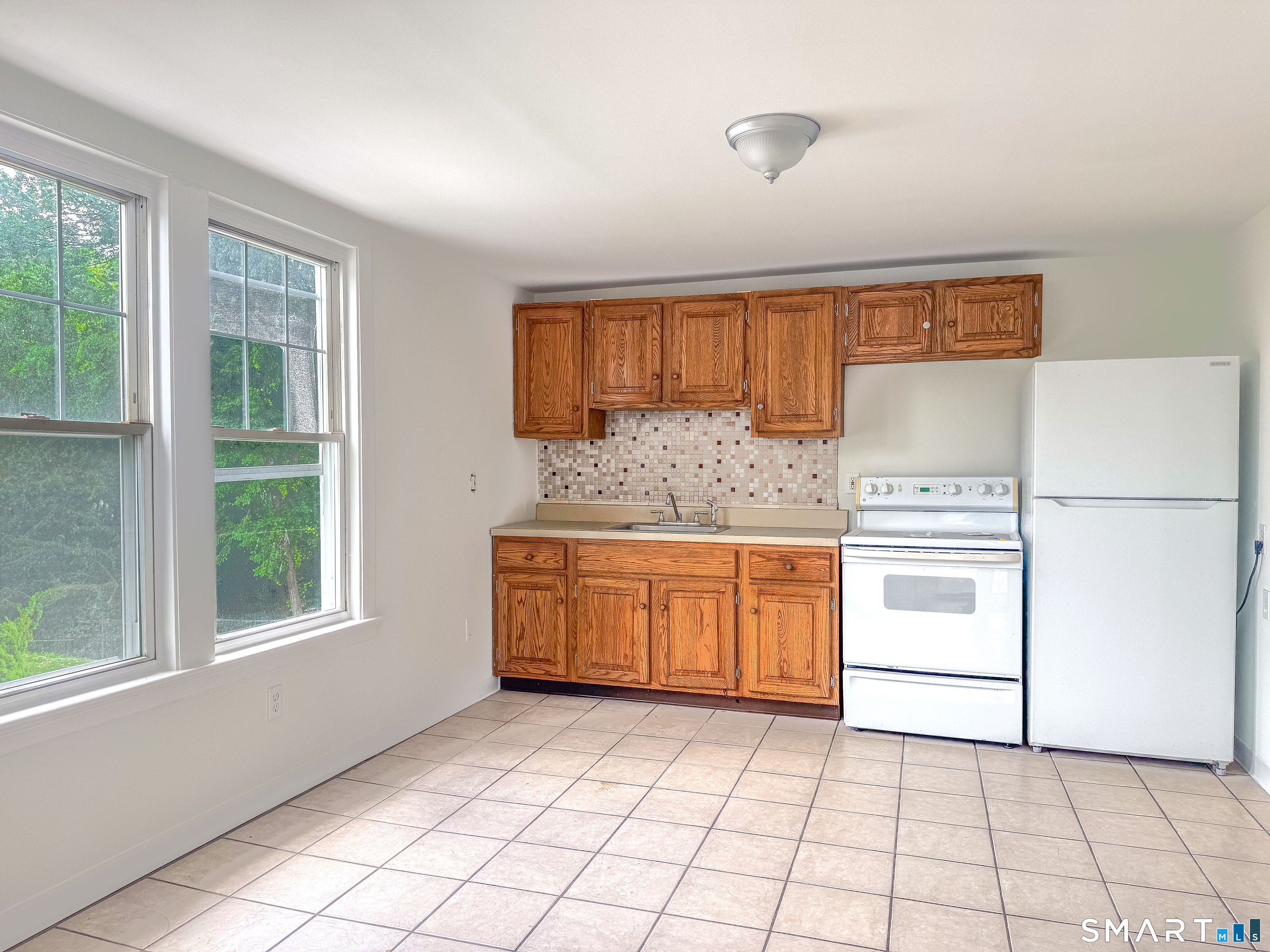 44 Quinsigamond Avenue Property Photo 5