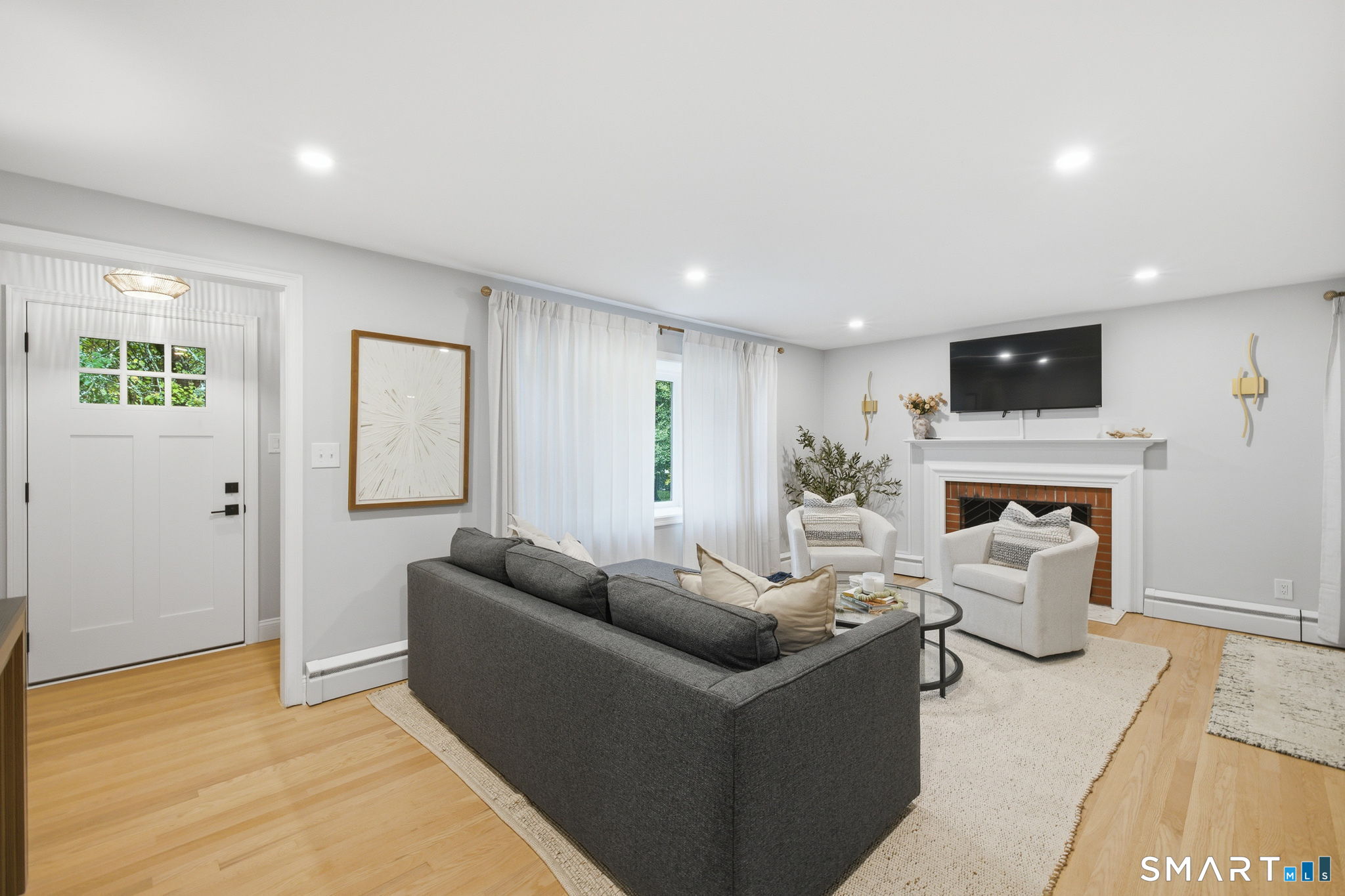 332 Fern Street Property Photo 5