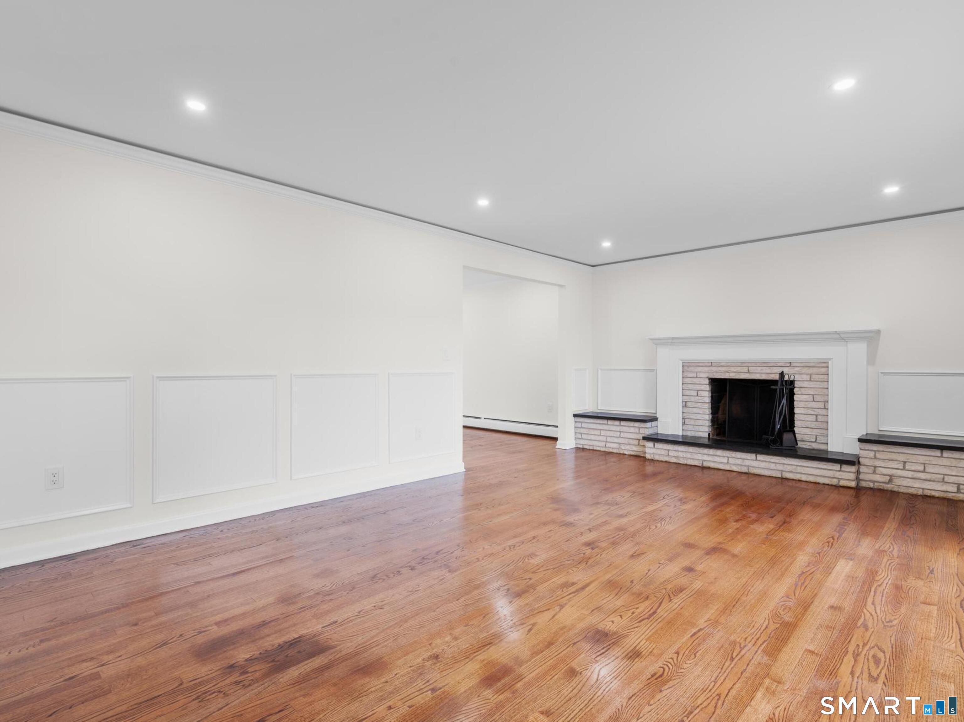 341 Lounsbury Street Property Photo 13