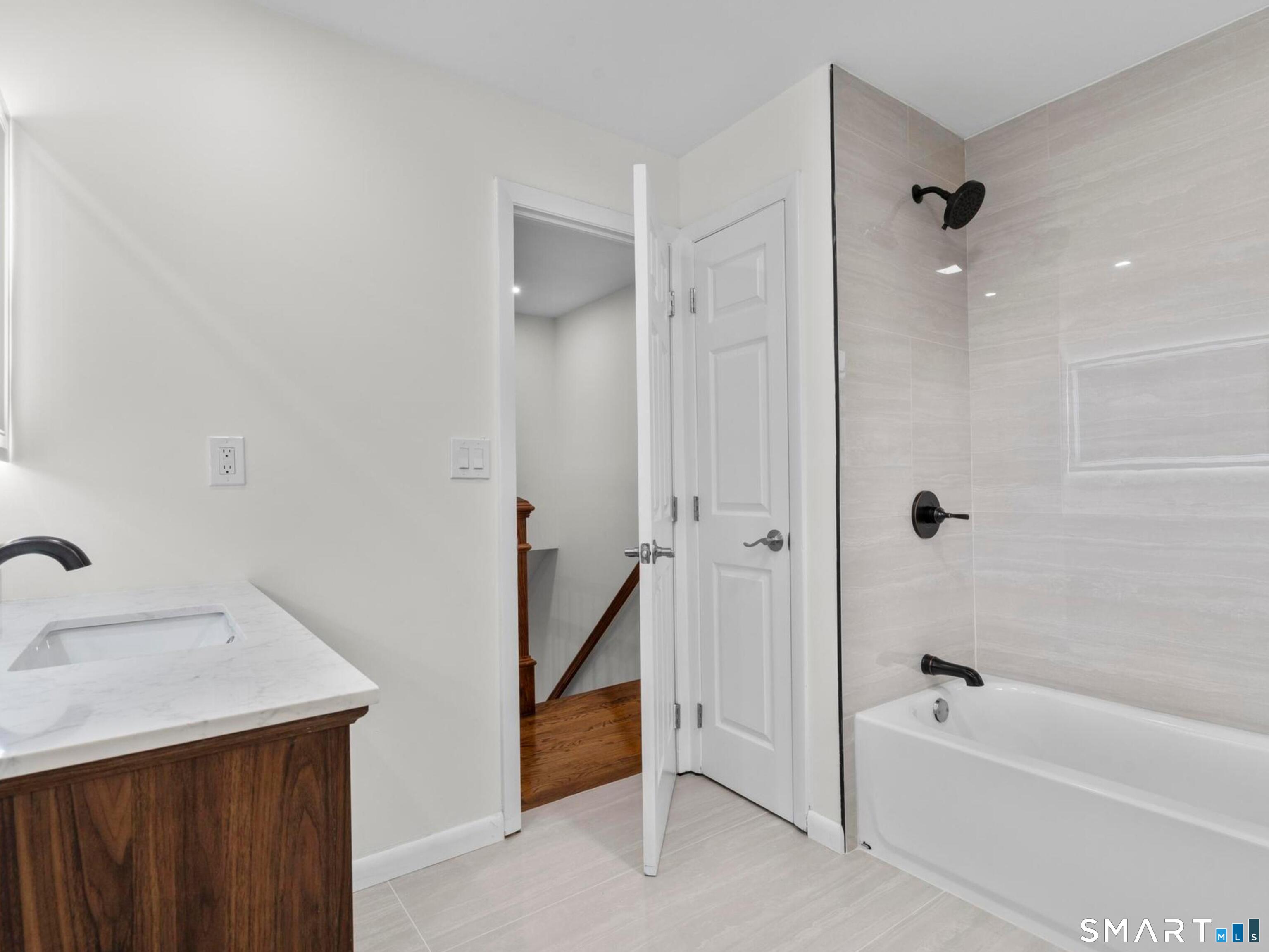 341 Lounsbury Street Property Photo 17