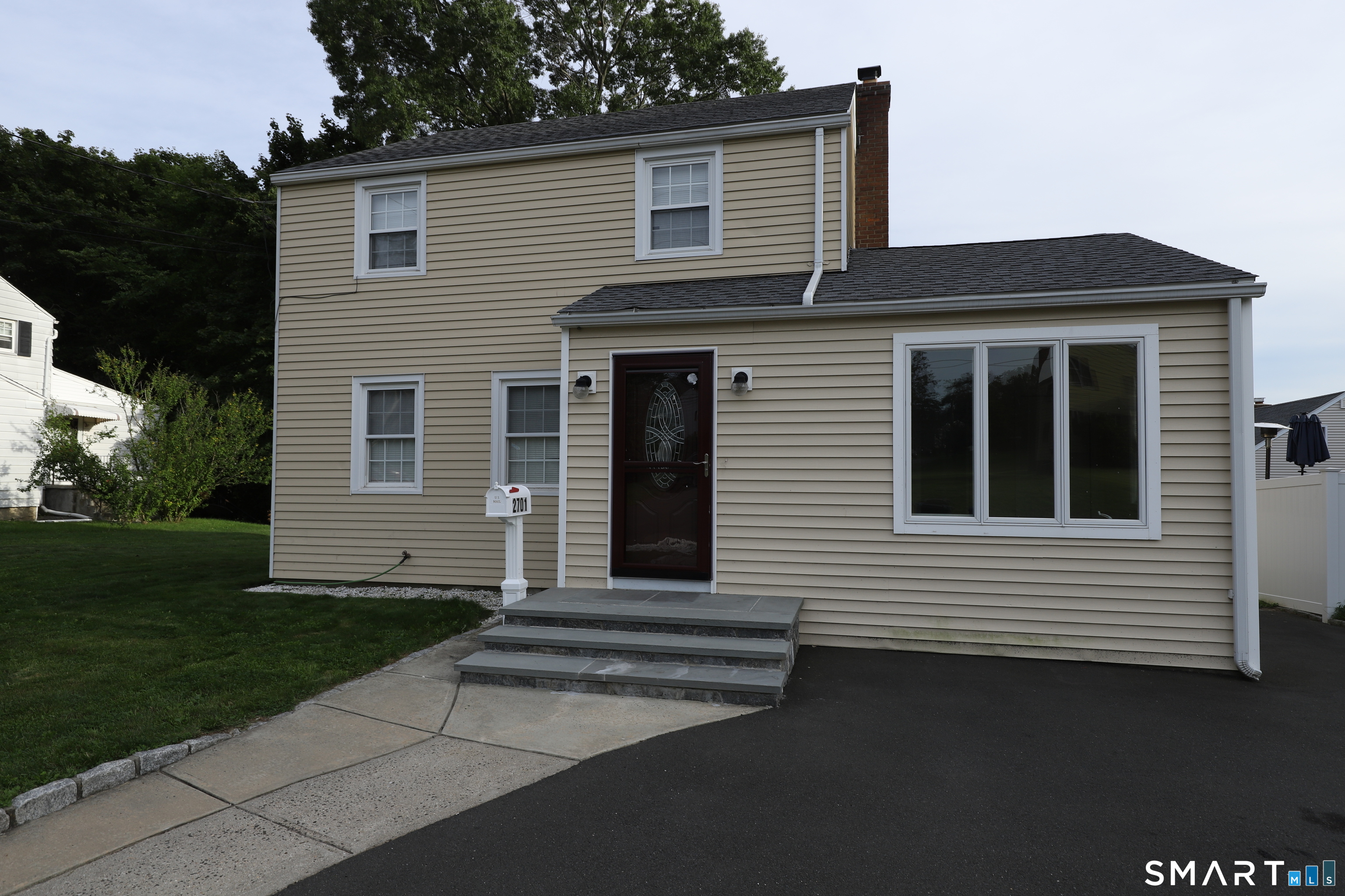2701 Old Town Road Property Photo 1