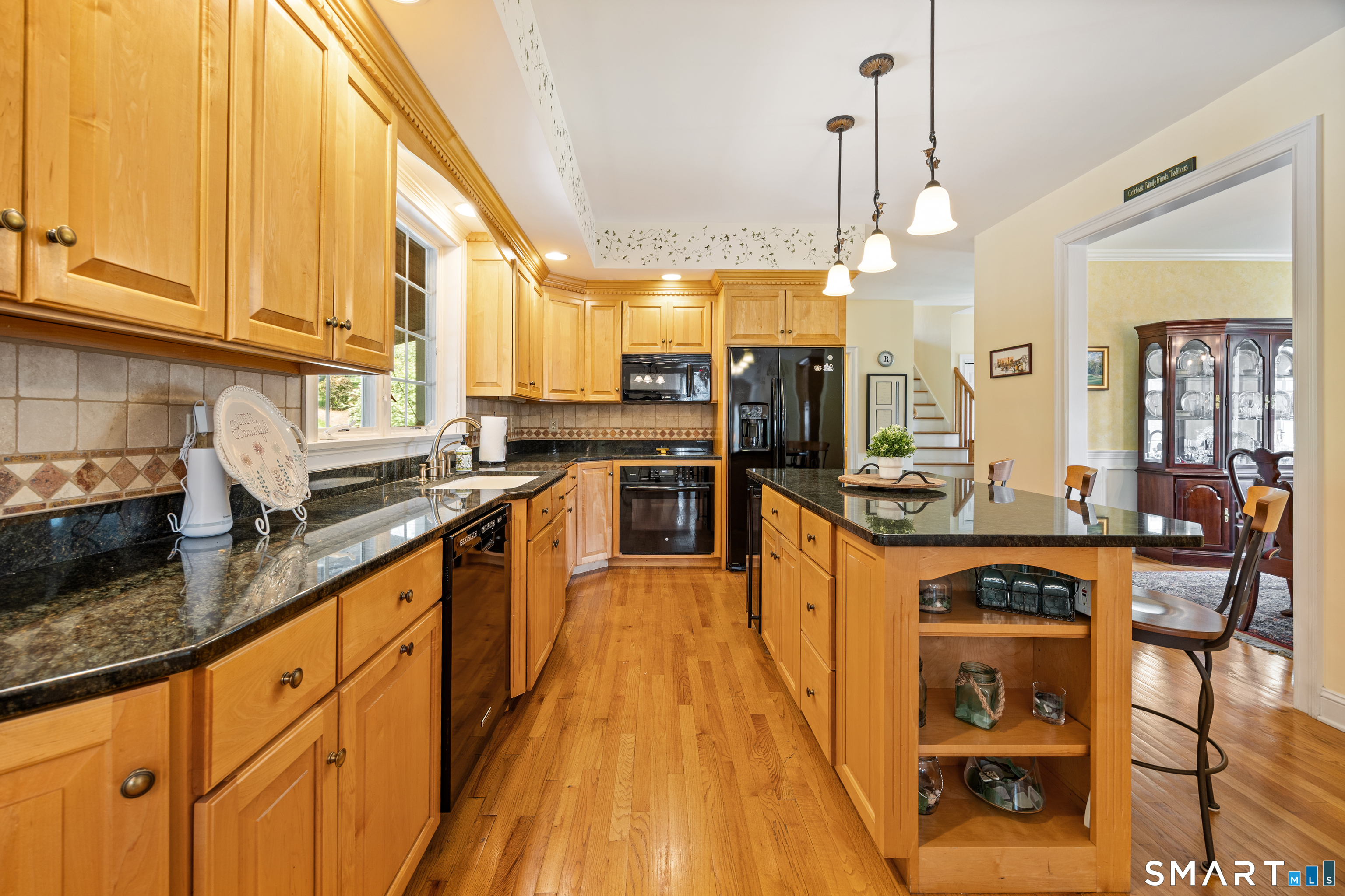 325 Westwood Road Property Photo 4