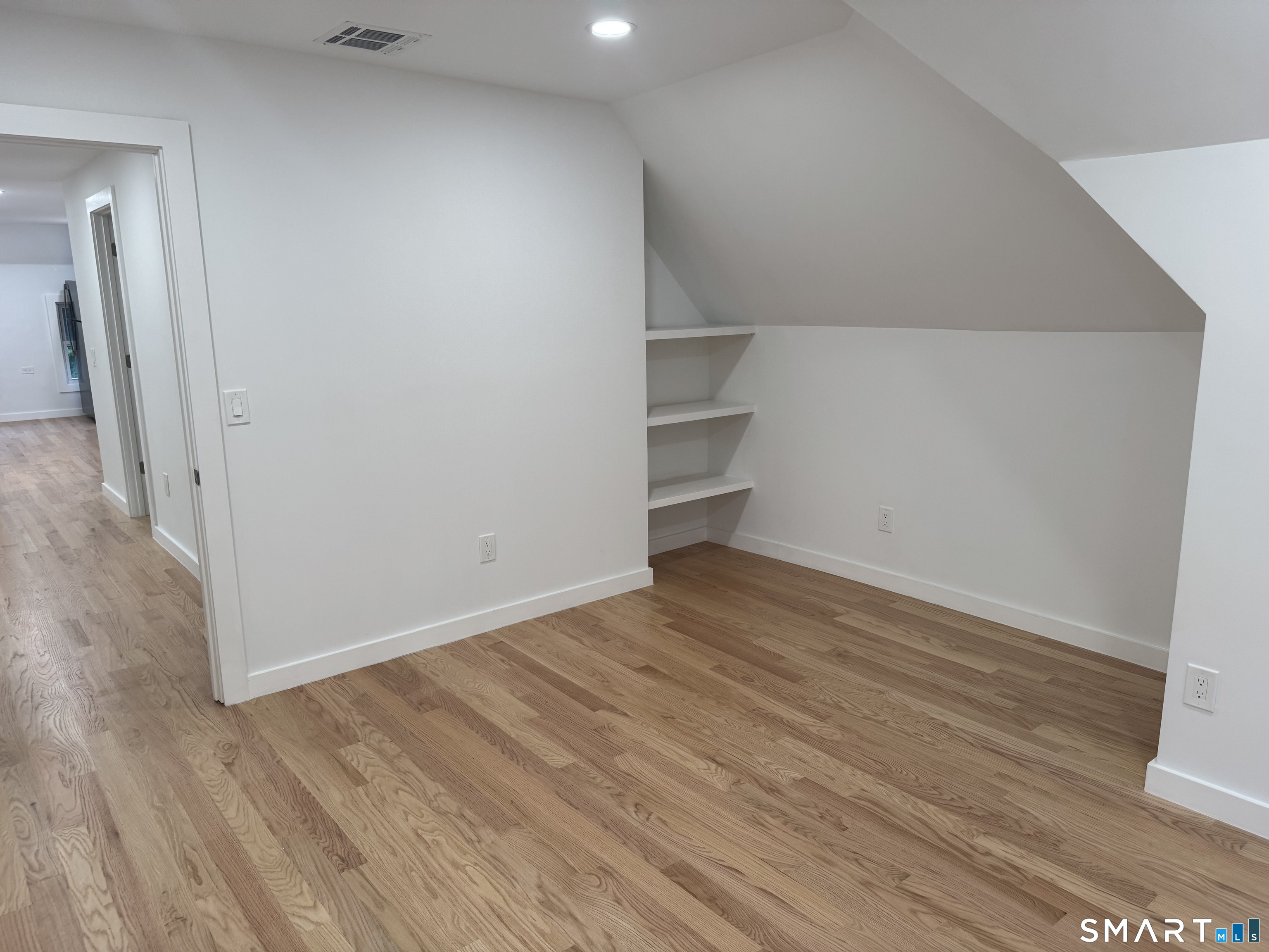263 Hawley 3rd Floor Avenue Property Photo 7