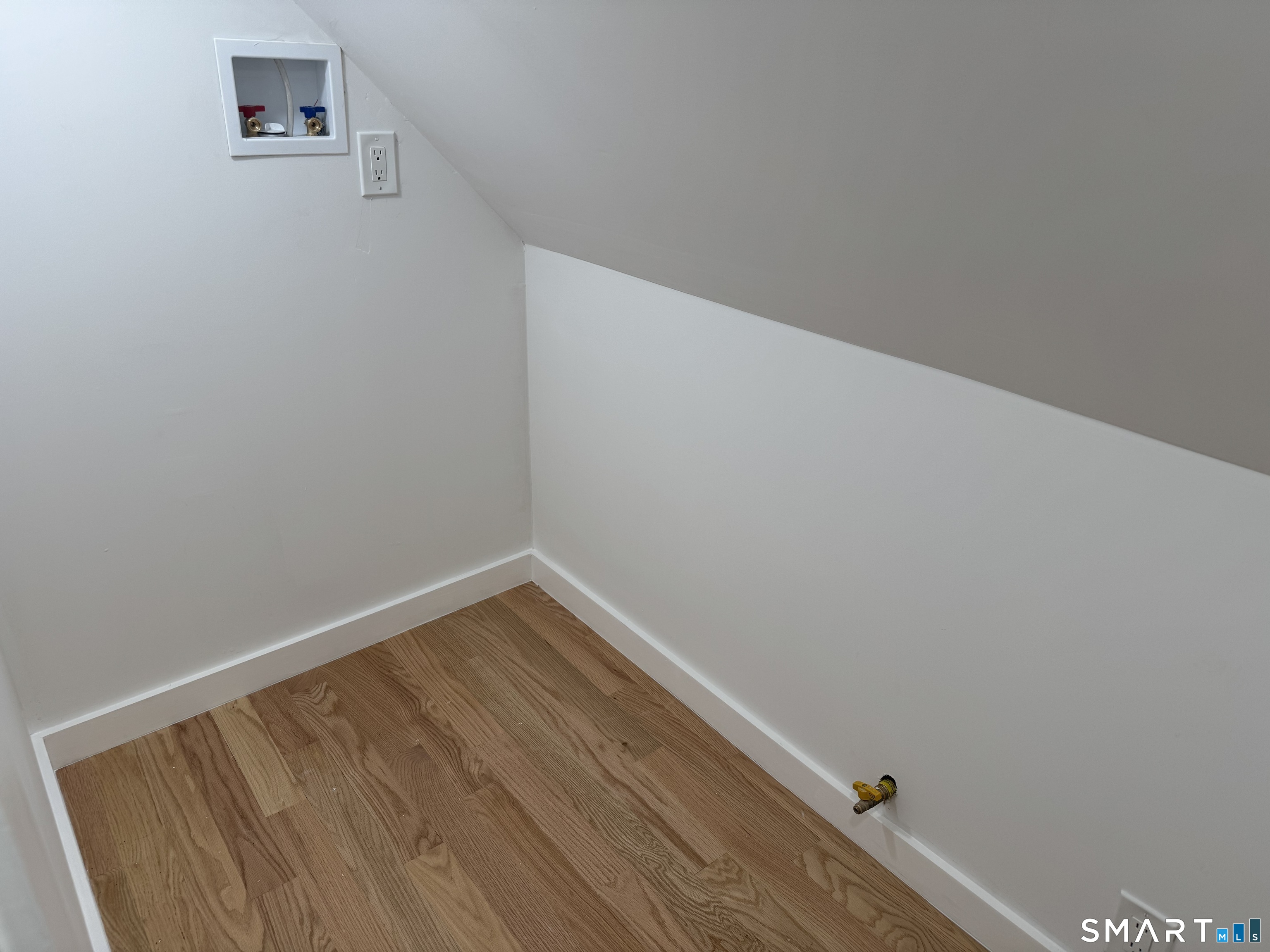 263 Hawley 3rd Floor Avenue Property Photo 13