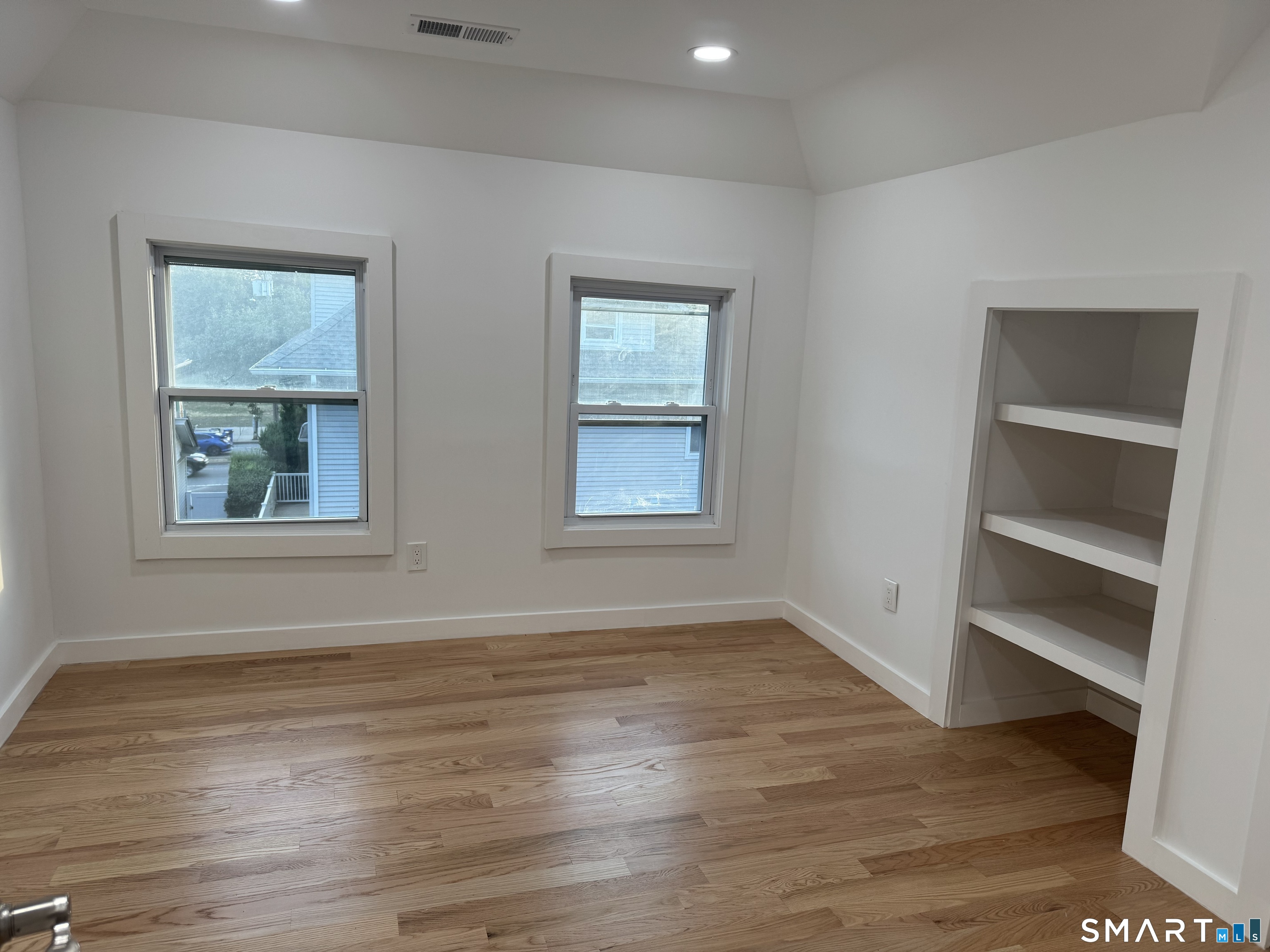 263 Hawley 3rd Floor Avenue Property Photo 16