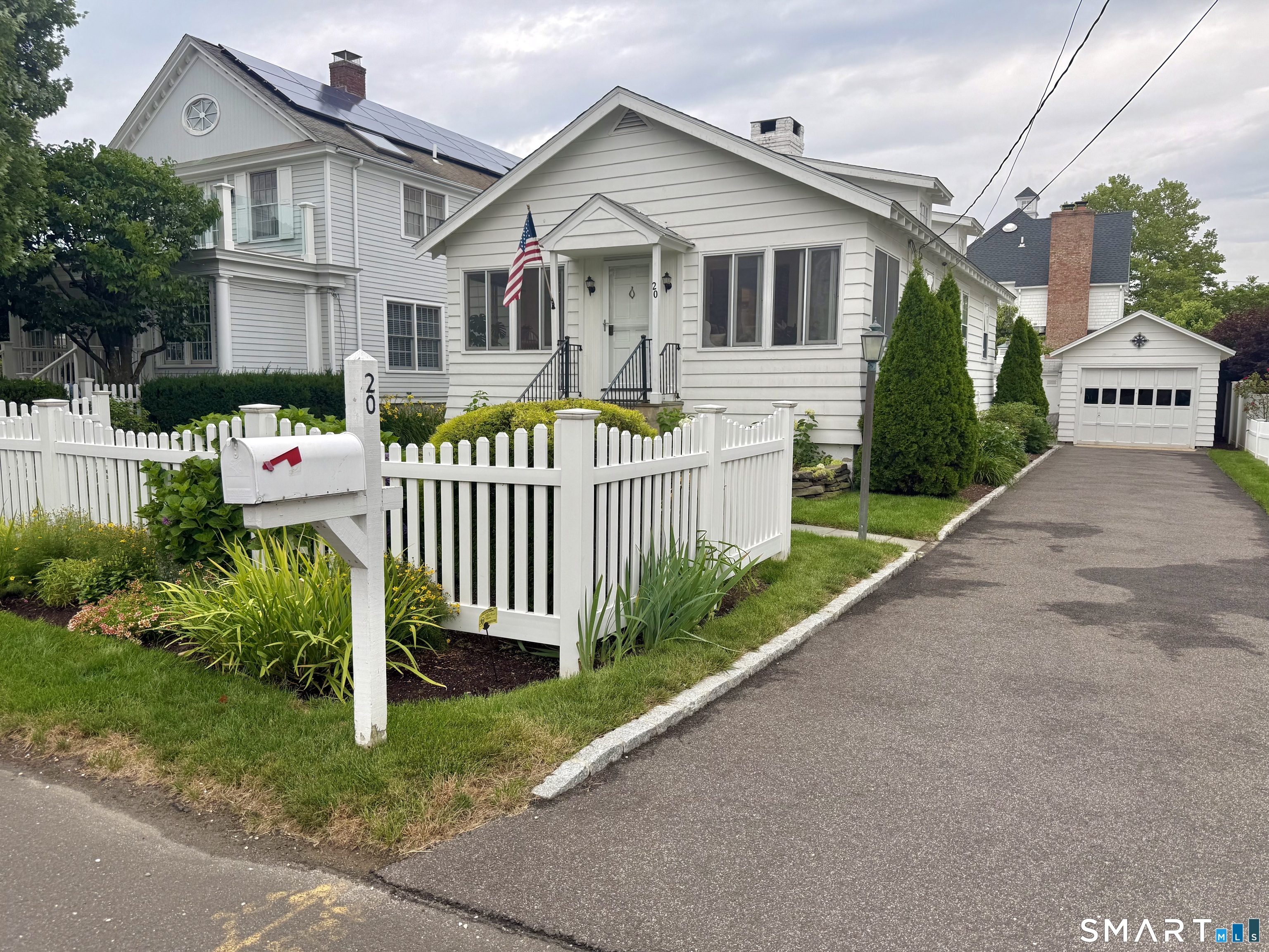 20 Norwalk Avenue Property Photo 1