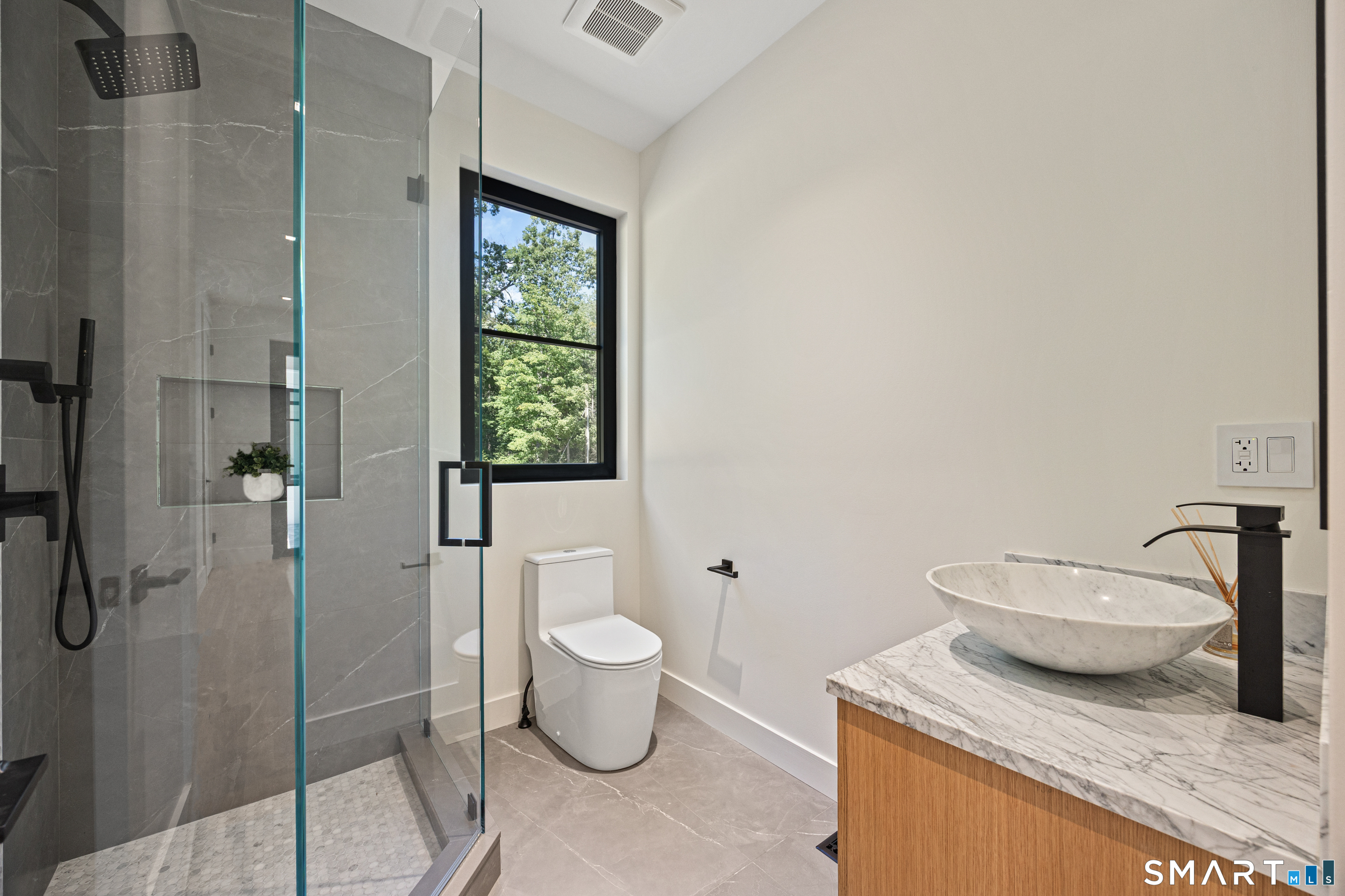 1 Twin Oaks Lane Property Photo 16