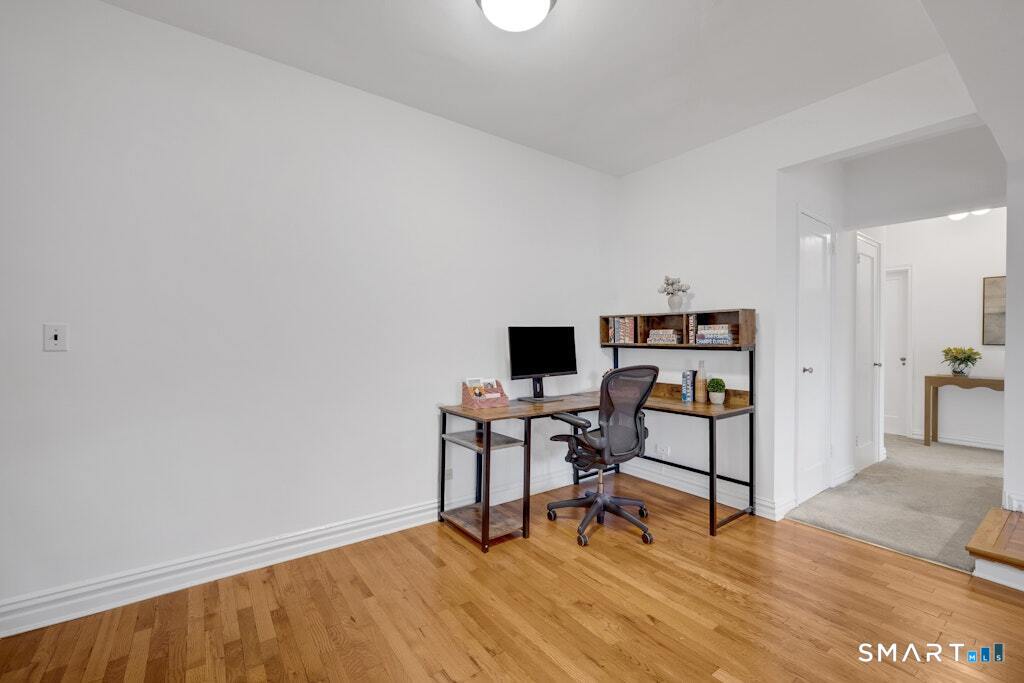 70 Strawberry Hill 3-2c Avenue Property Photo 26