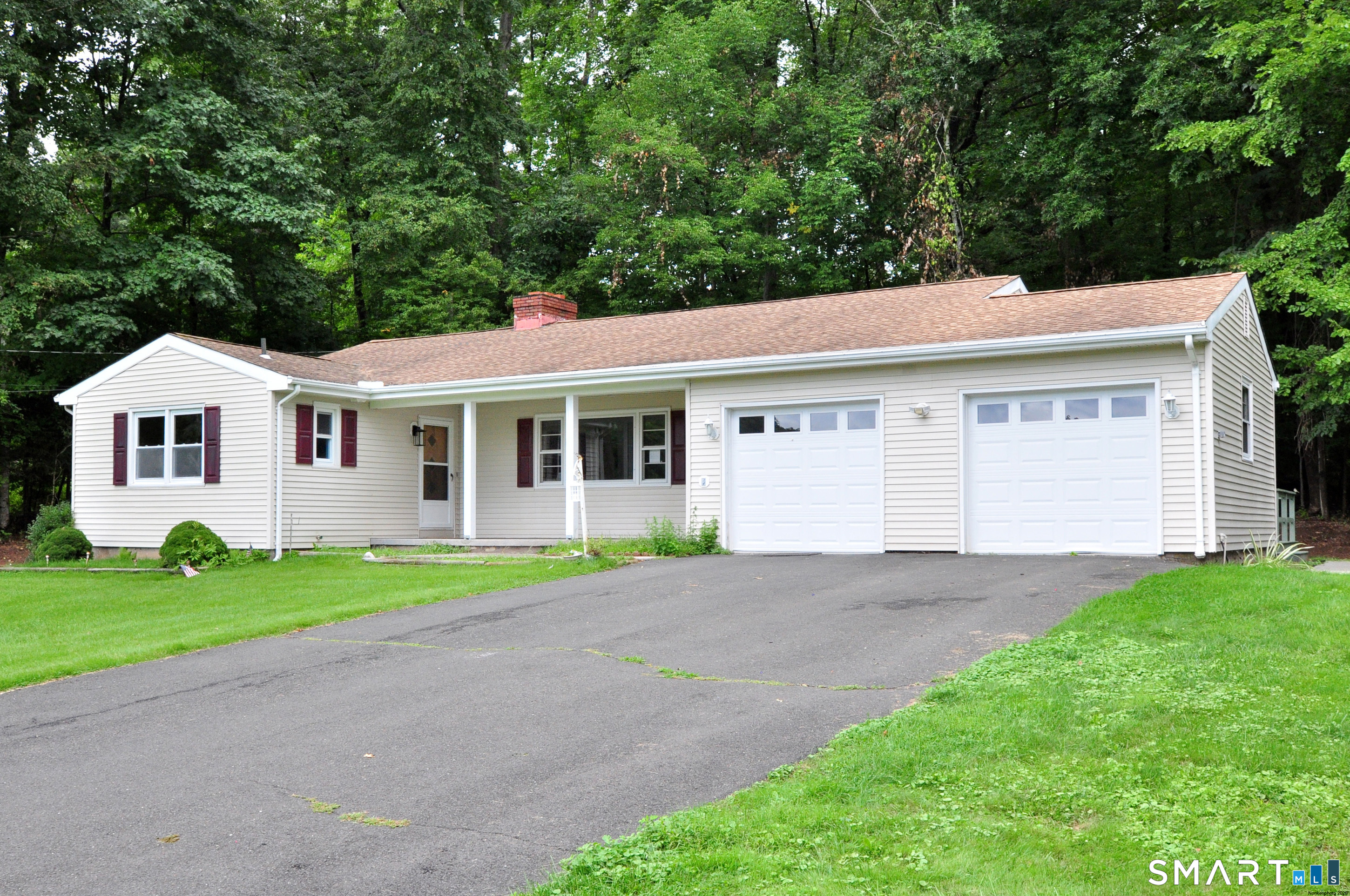 84 Holcomb Street Property Photo 1