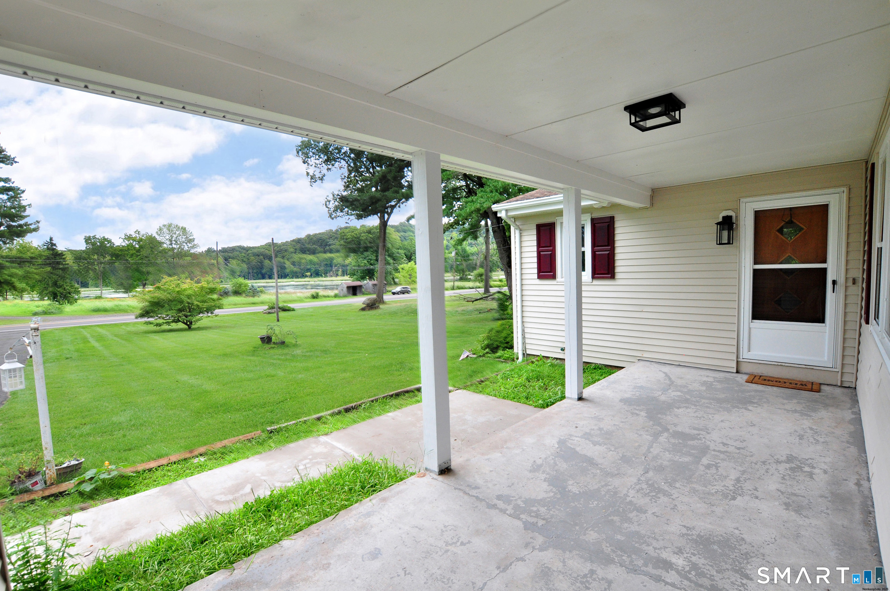 84 Holcomb Street Property Photo 2