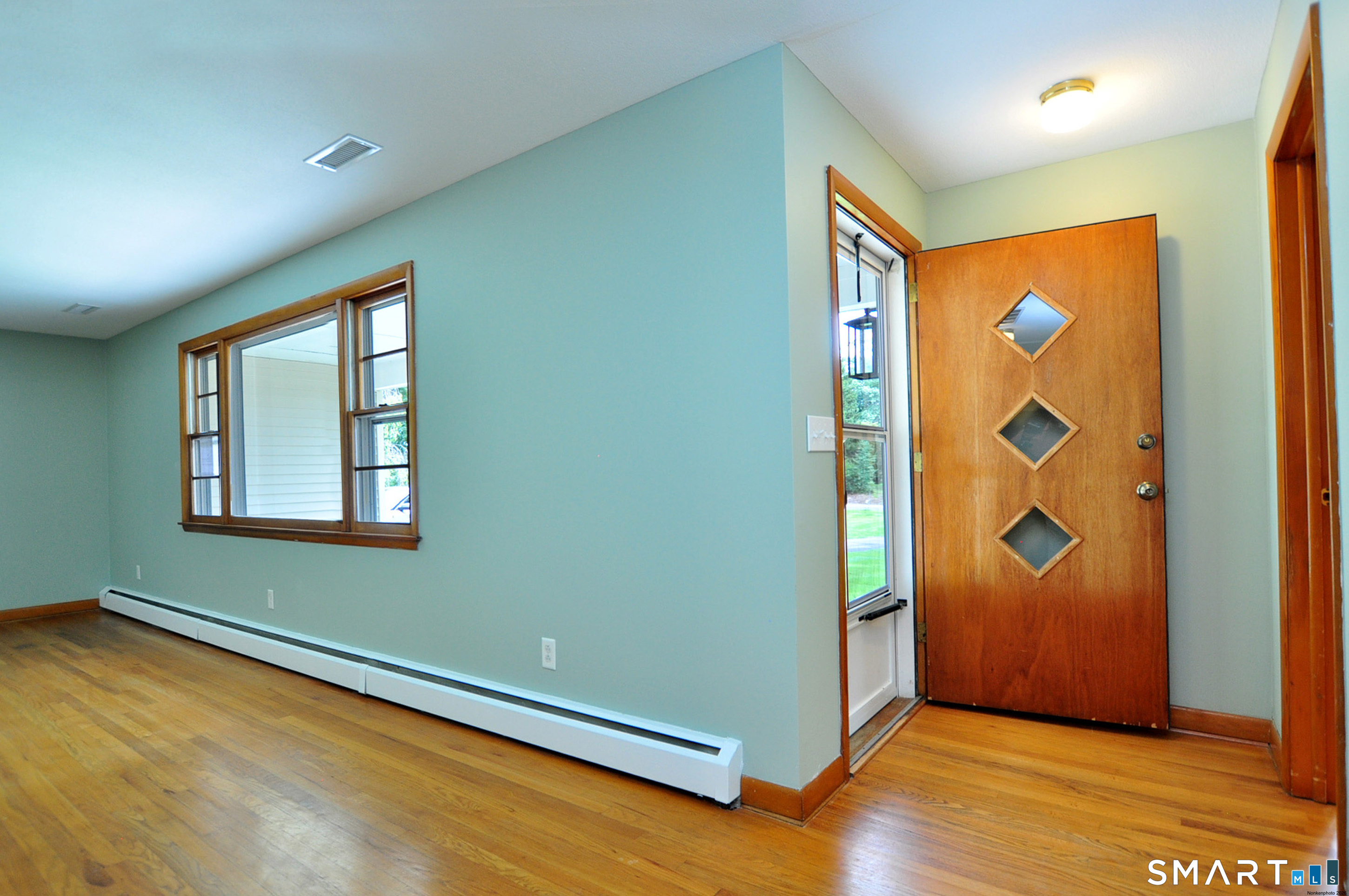 84 Holcomb Street Property Photo 9