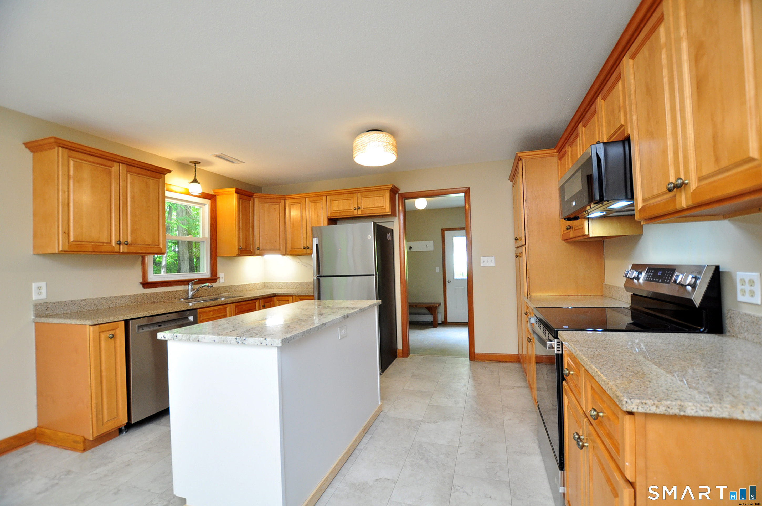 84 Holcomb Street Property Photo 18