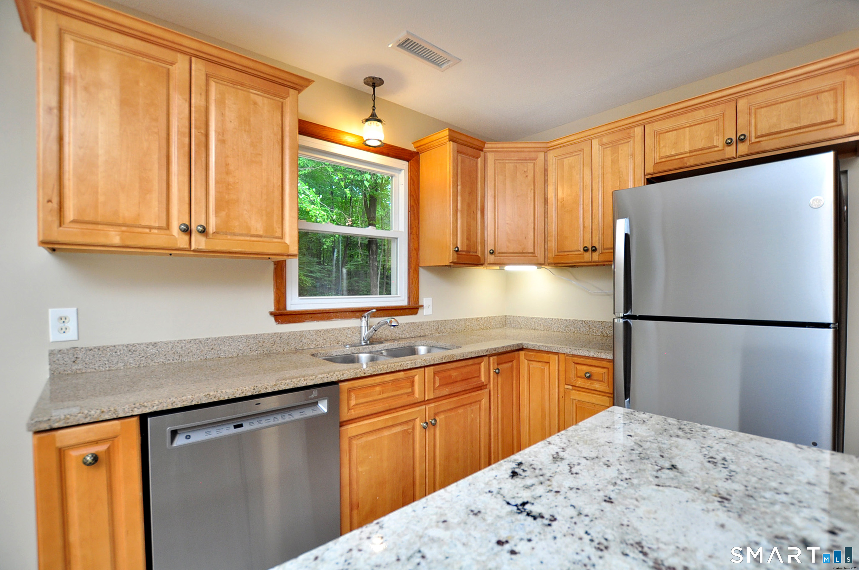 84 Holcomb Street Property Photo 20