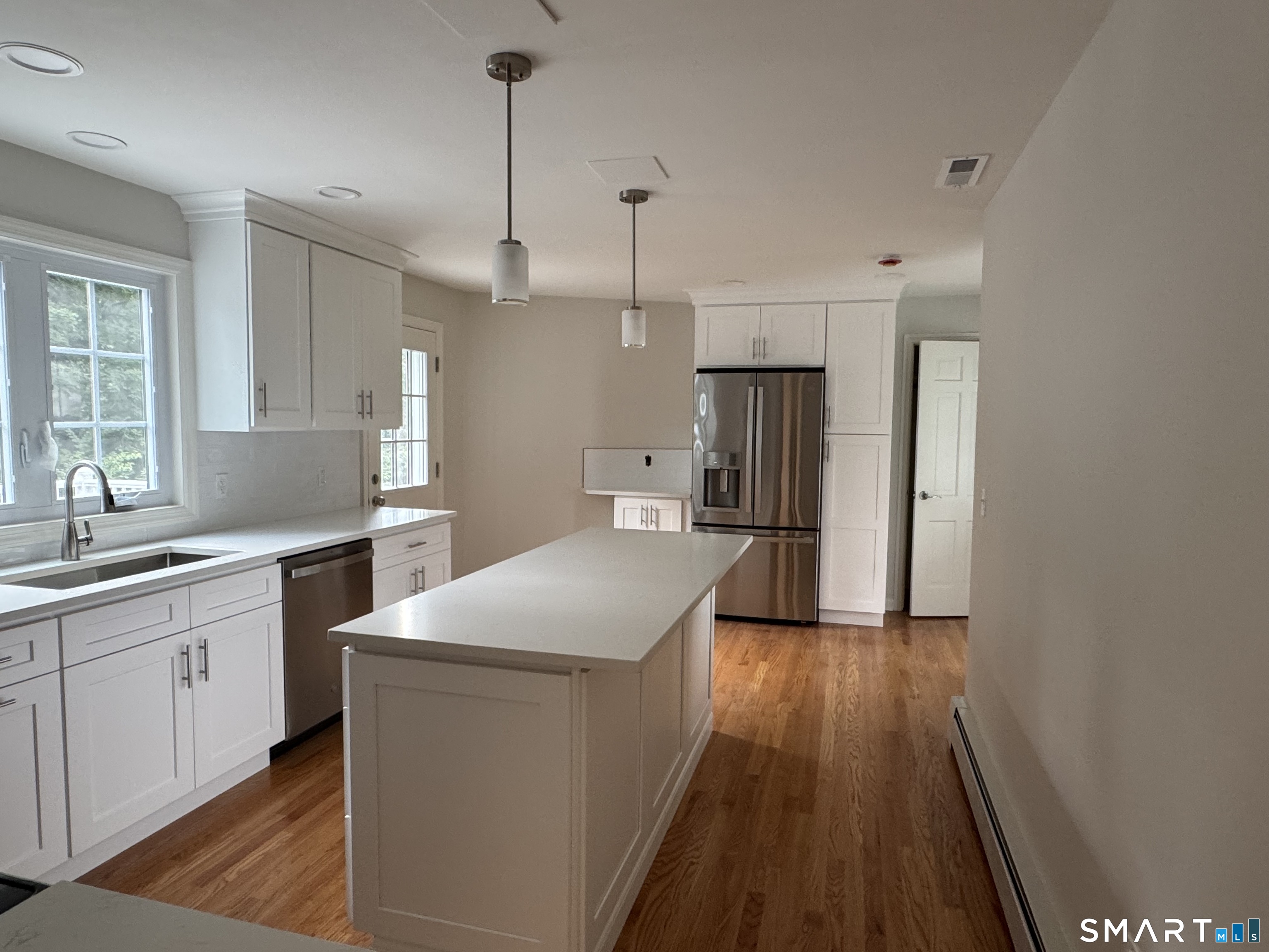 4672 Congress Street Property Photo 7