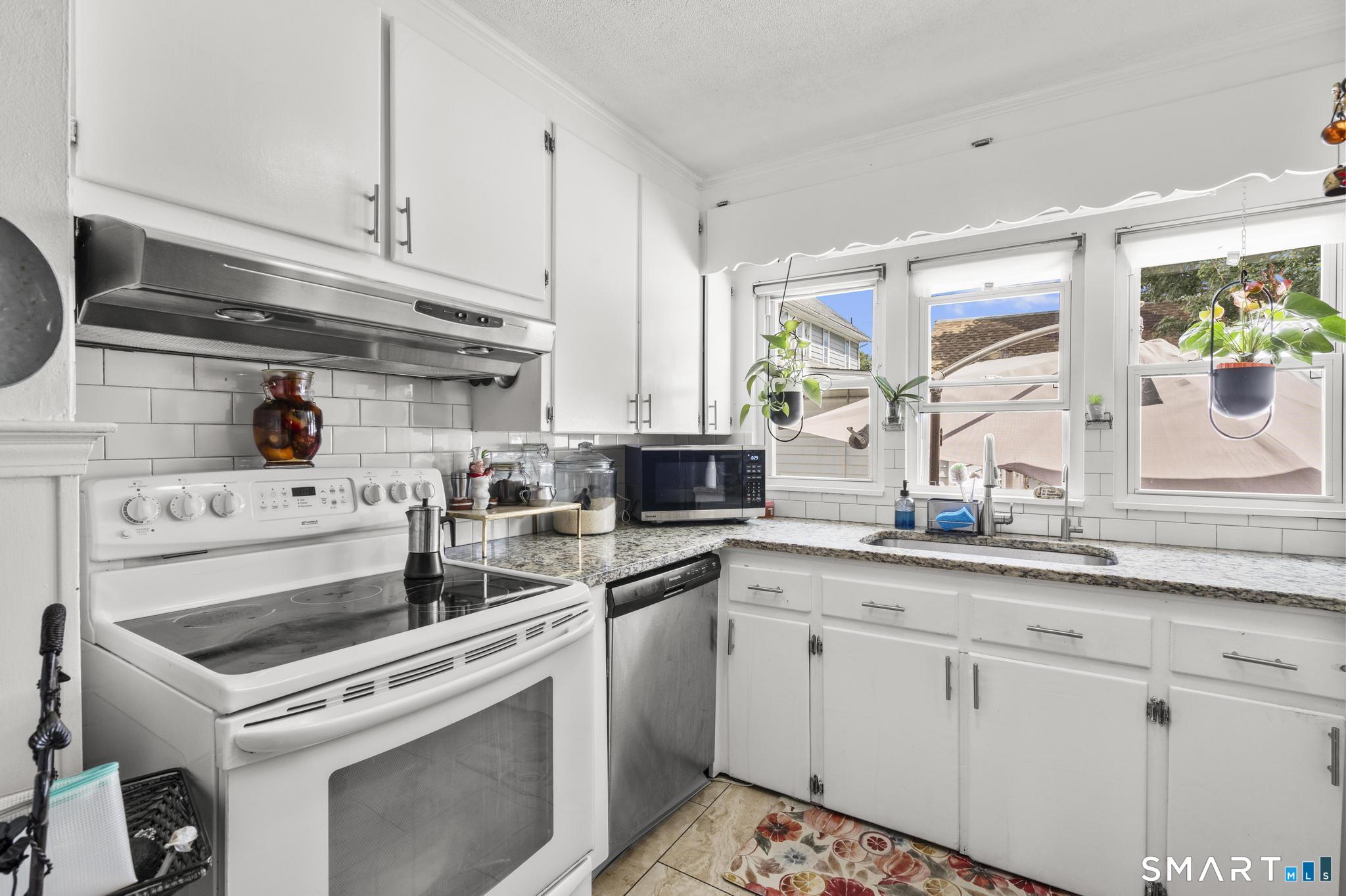 30 Edwin Avenue Property Photo 11