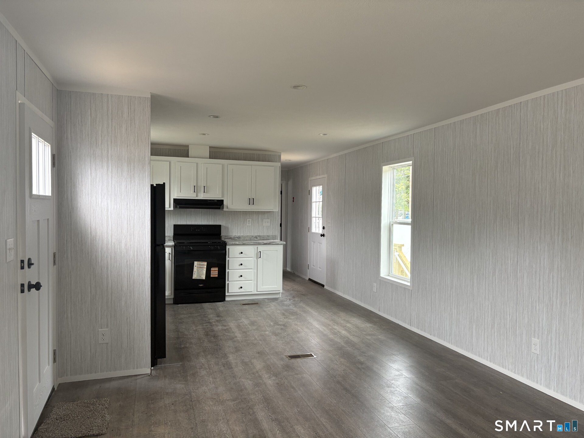 1251-2 Old Colony Road Property Photo 2