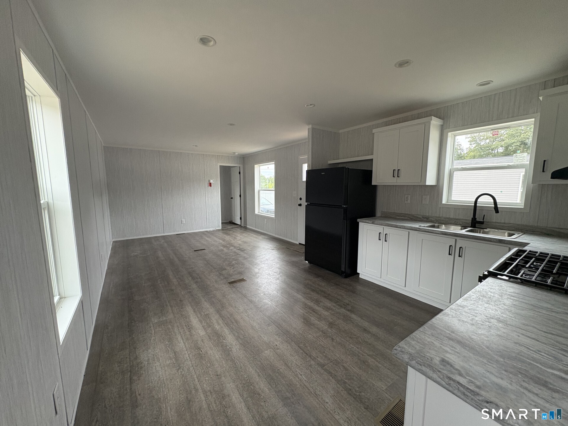 1251-2 Old Colony Road Property Photo 4