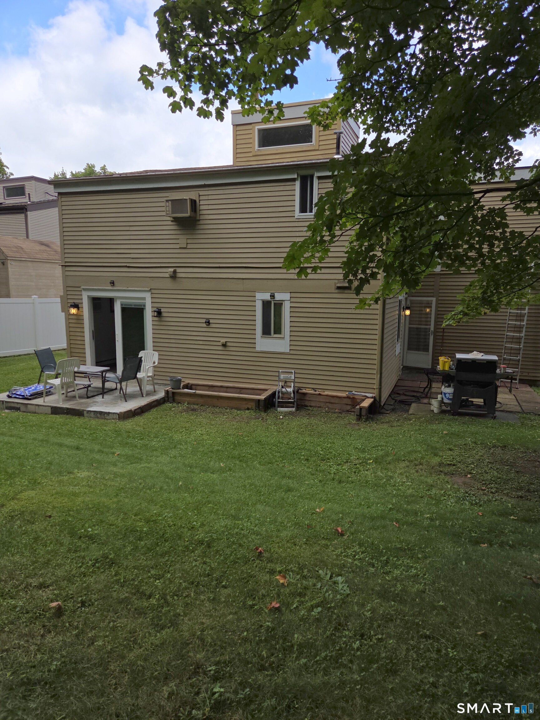 17 Lake East Place Property Photo 2
