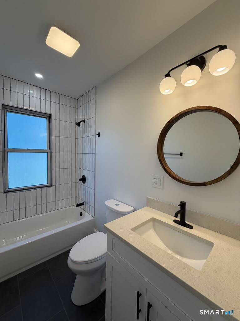264 Clover 2nd Fl. Street Property Photo 3