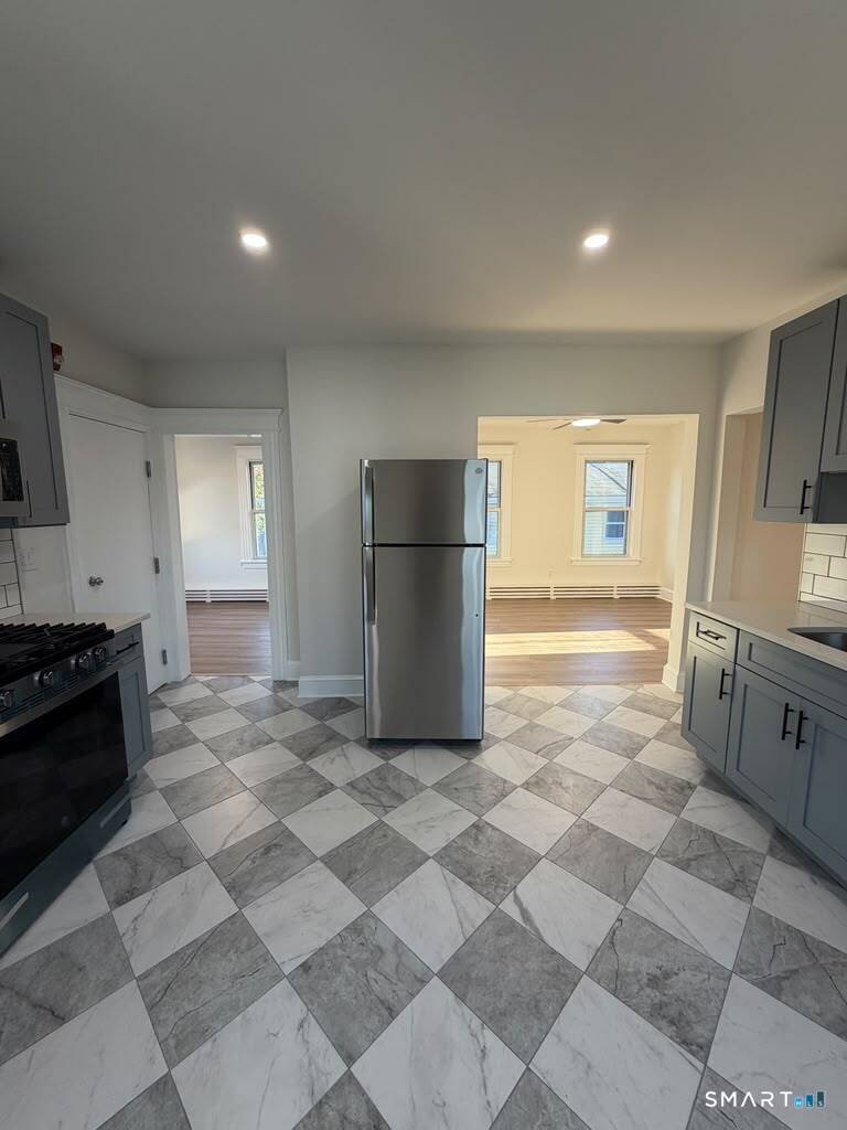 264 Clover 2nd Fl. Street Property Photo 9
