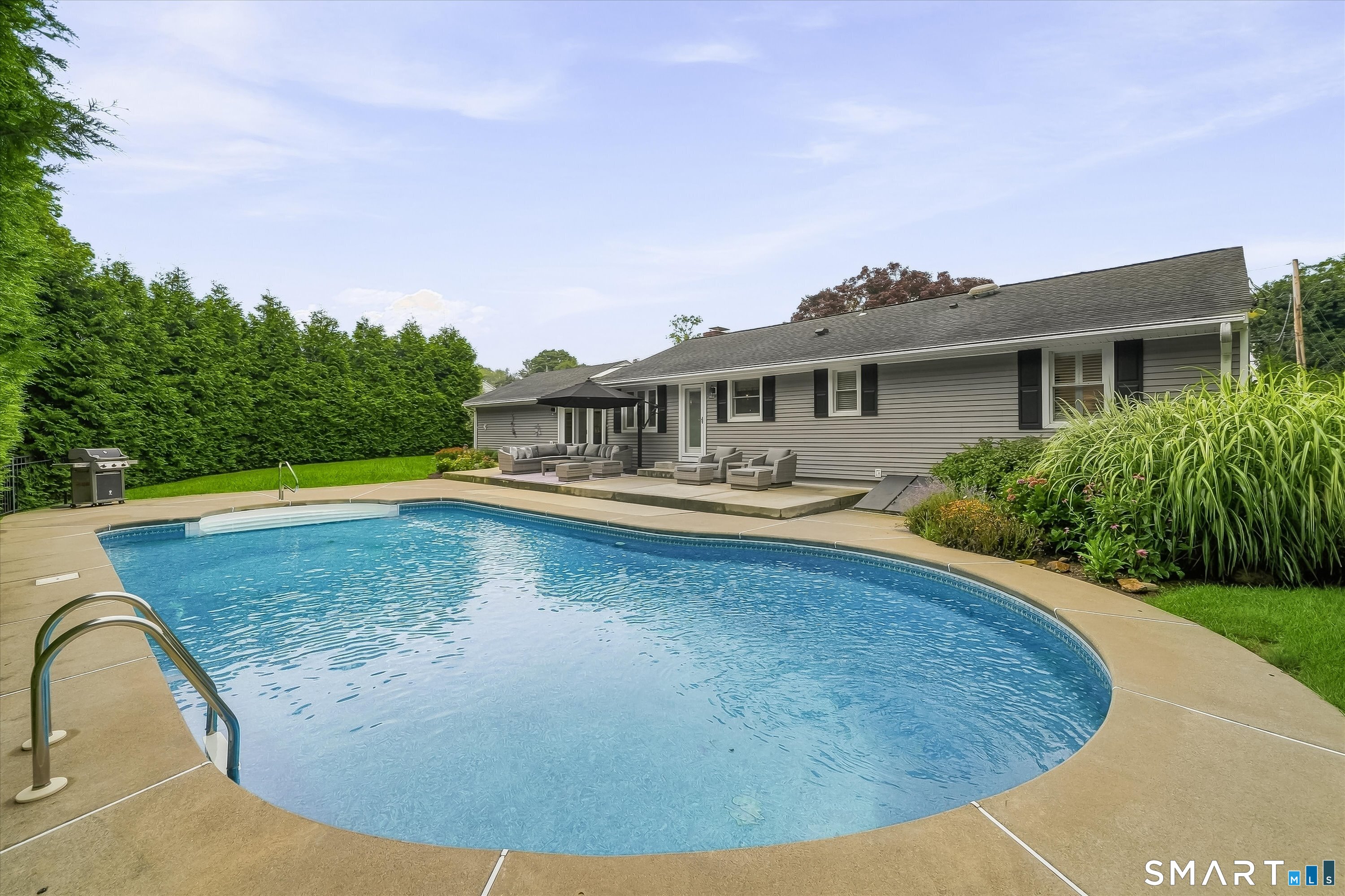56 Sunrise Avenue Property Photo 2