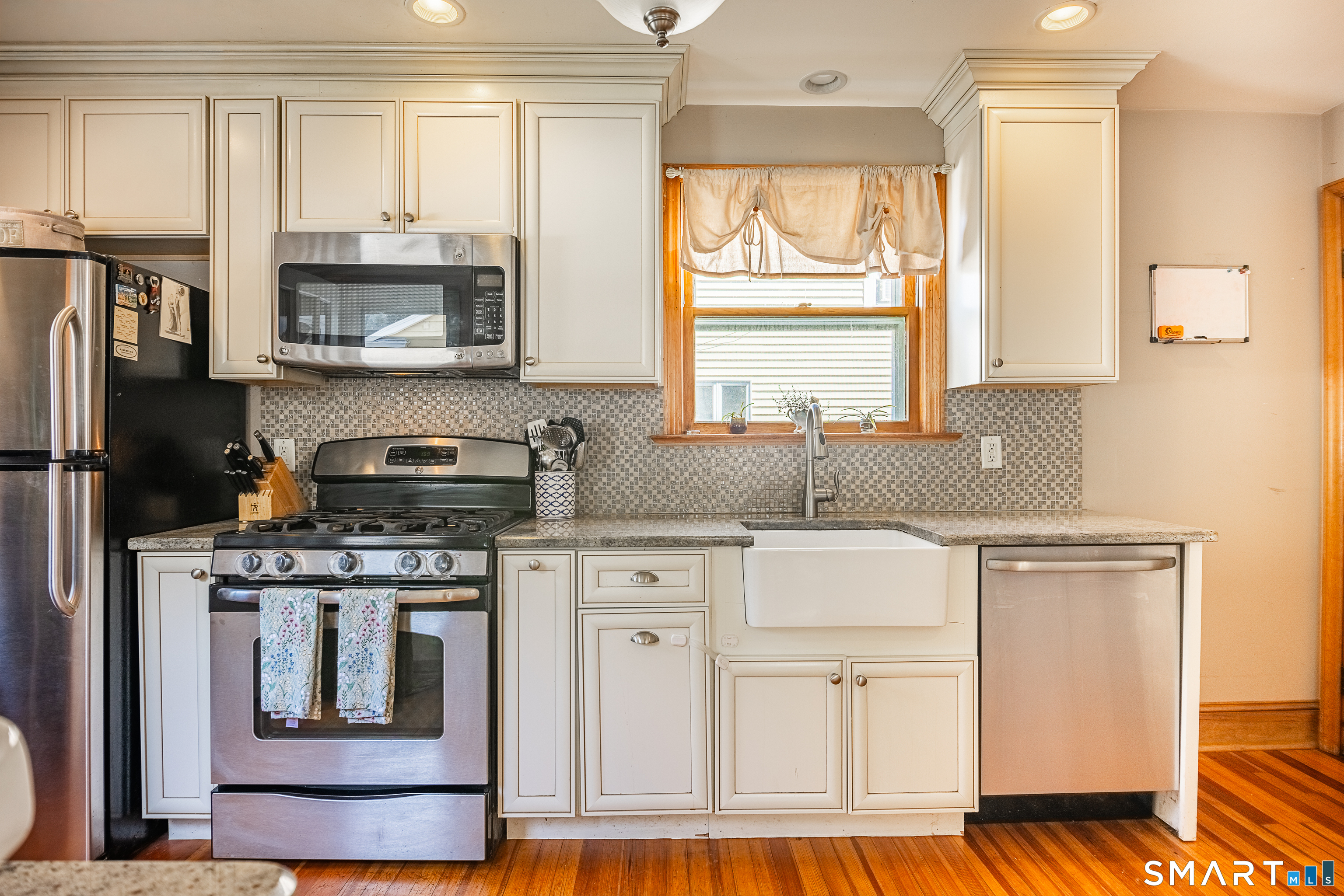 146 Wood Avenue Property Photo 6