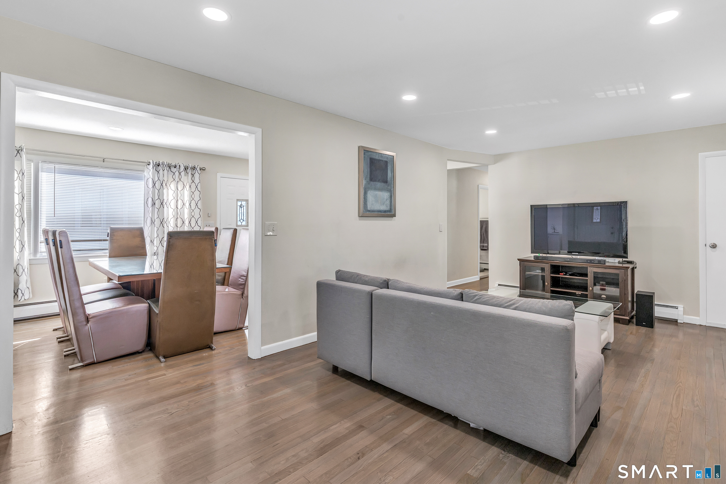 345 Harlem Avenue Property Photo 8
