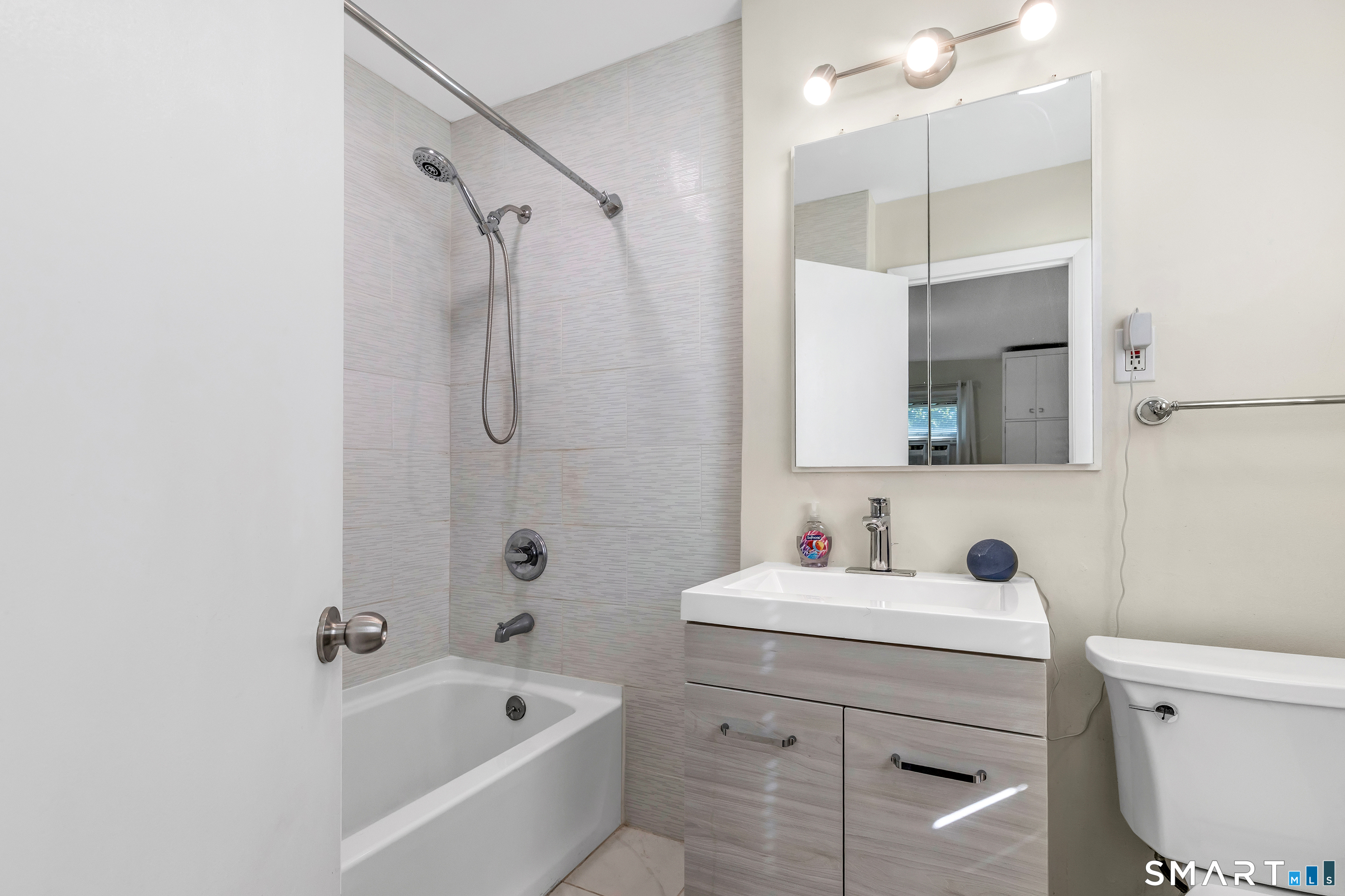 345 Harlem Avenue Property Photo 13