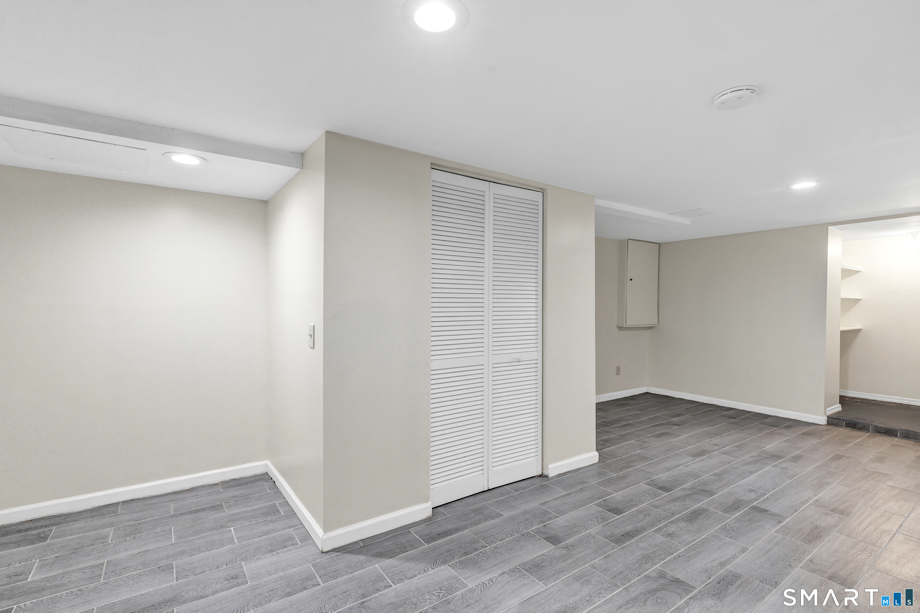 345 Harlem Avenue Property Photo 26