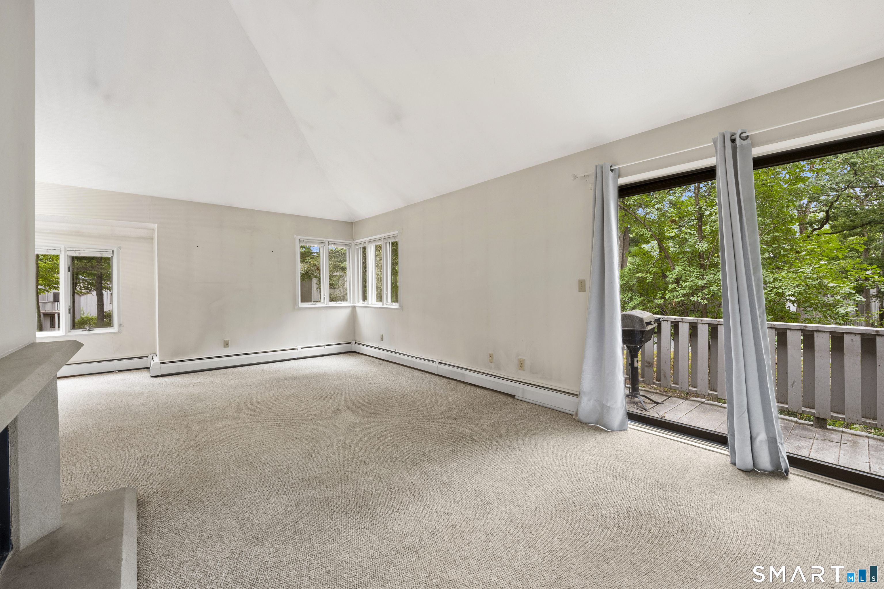 2 Earls F Court Property Photo 5